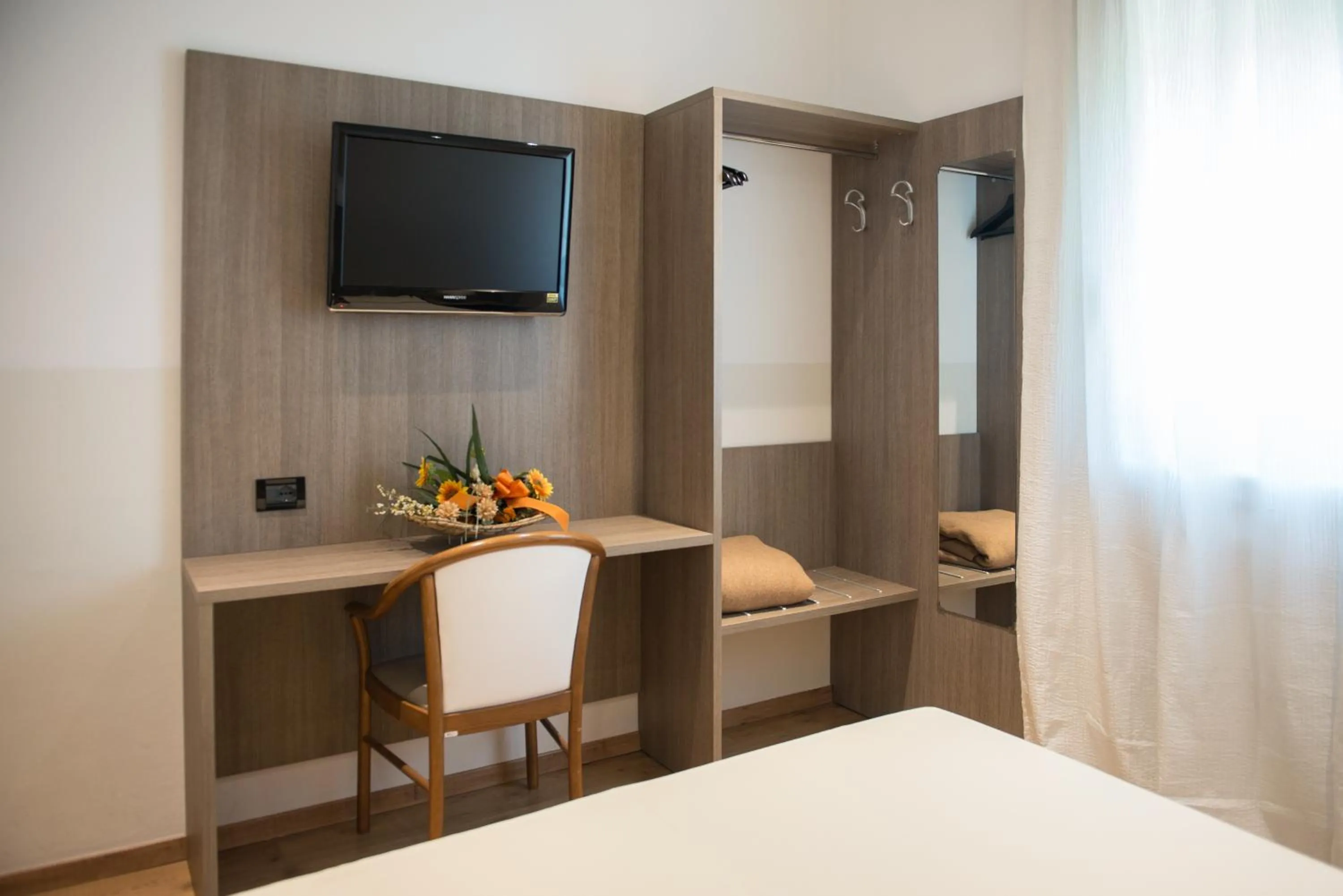 Day, Bed in Albergo Grappolo D'oro