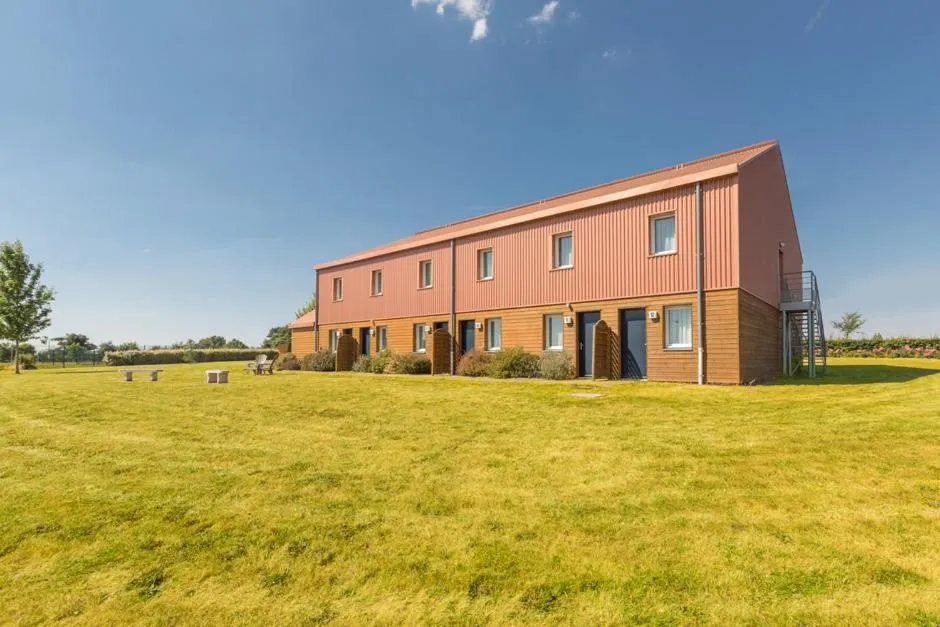 Facade/entrance in Pressoir Hôtel