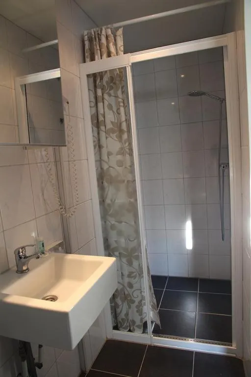 Shower in budget rooms Doppenberg