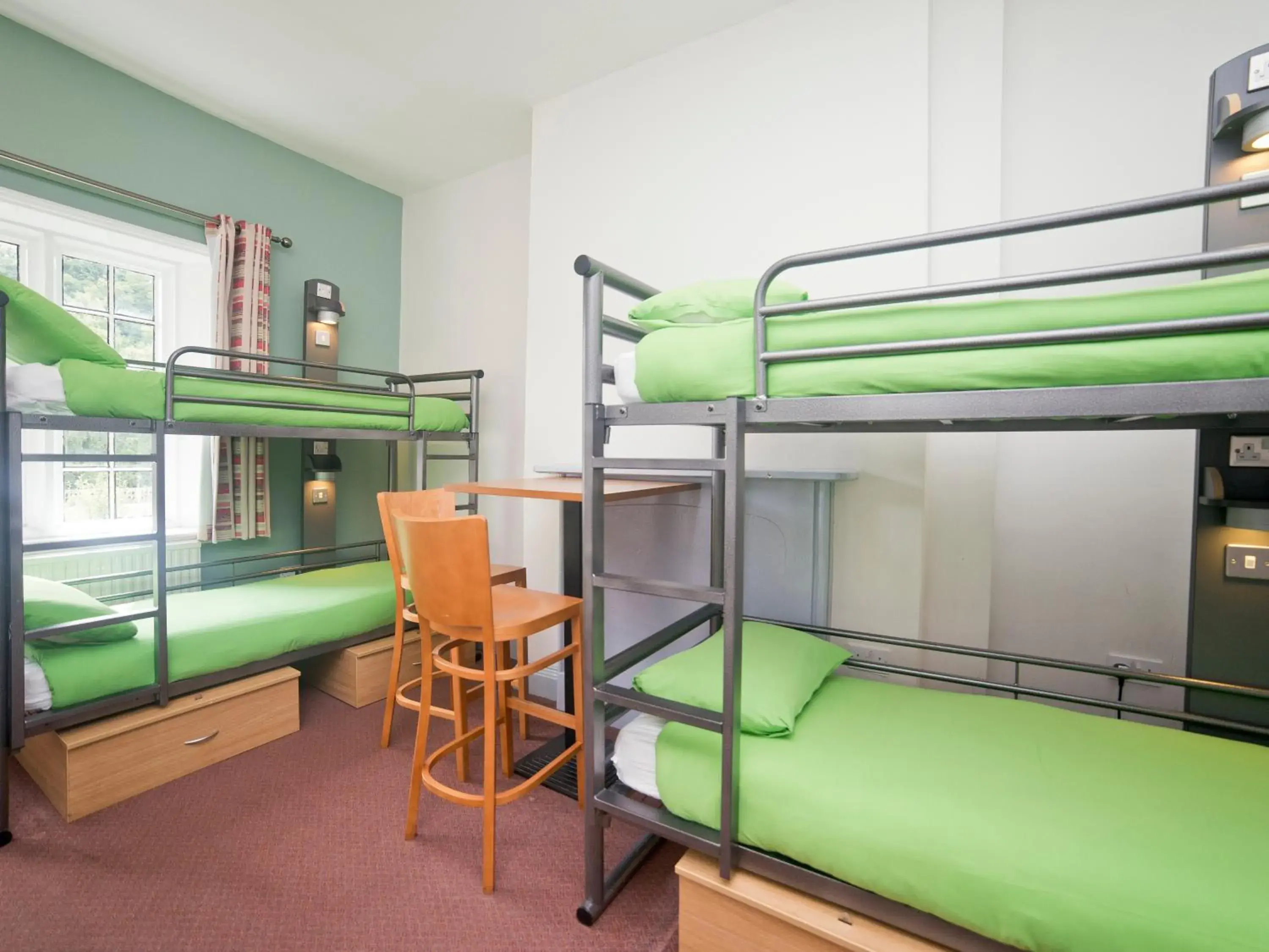 Quadruple Room with Shared Bathroom in YHA Ilam Hall Quadruple Room with Shared Bathroom in YHA Ilam Hall