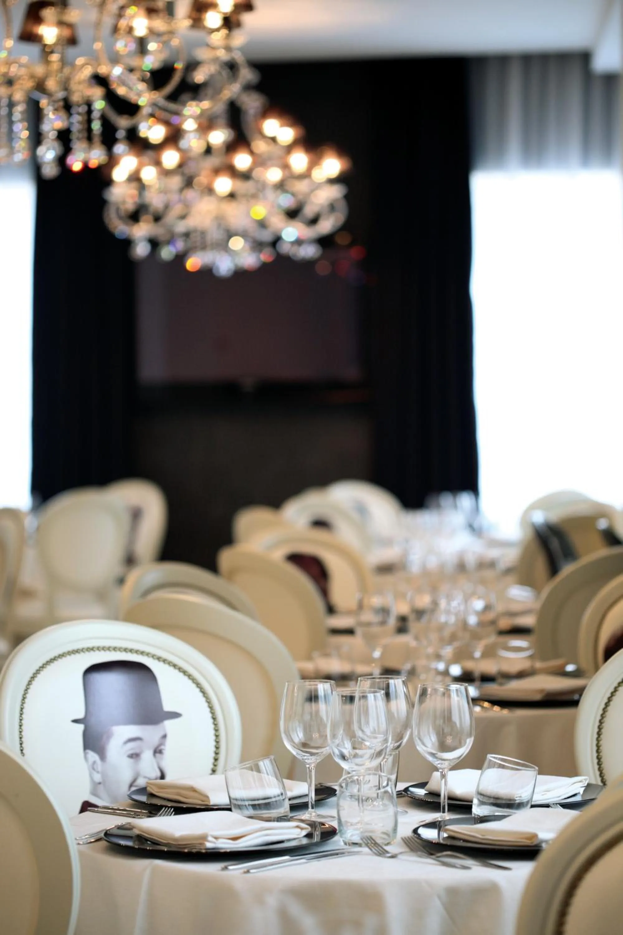 Restaurant/places to eat in Hotel Le Cinéma