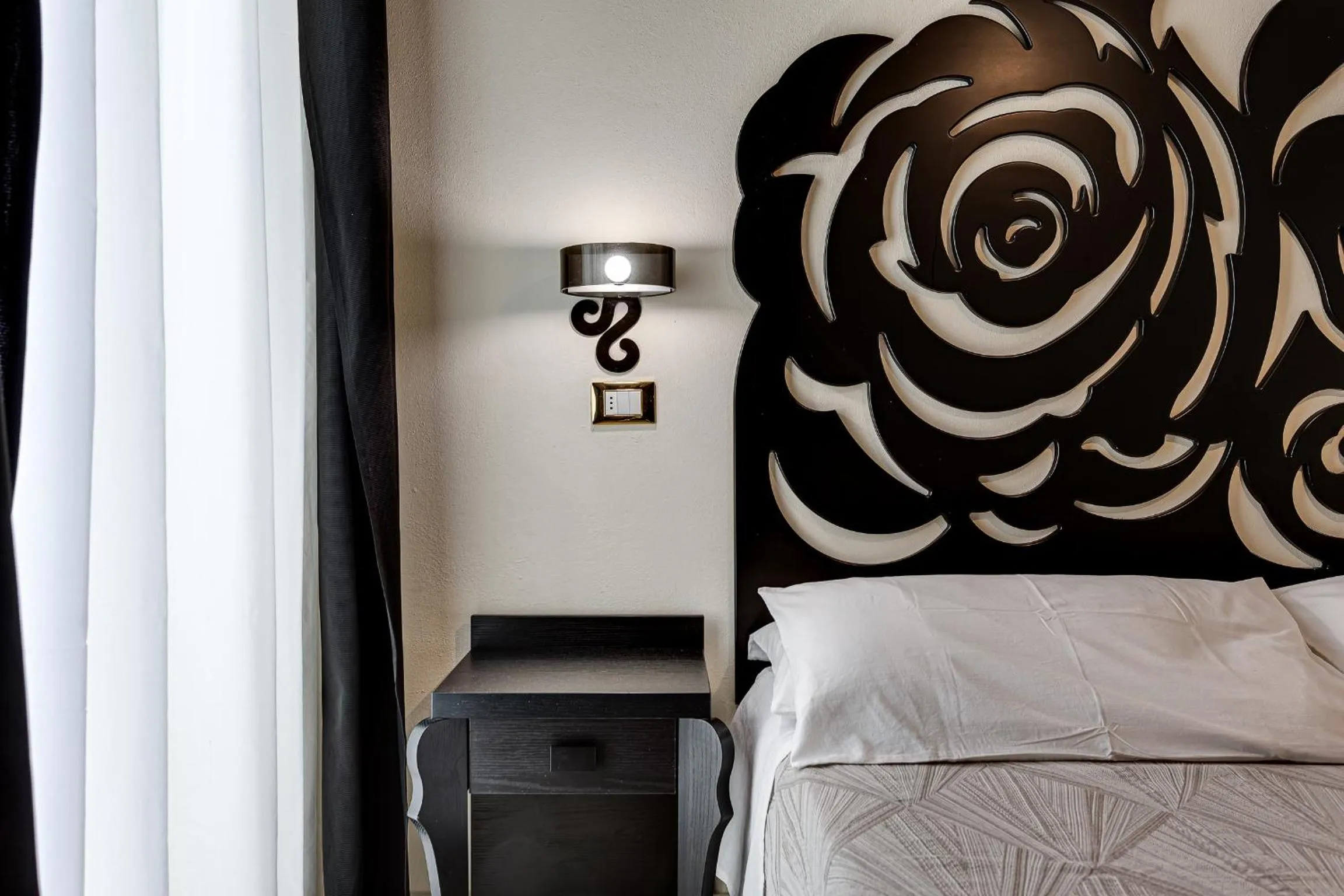 Bed in Hotel Le Cinéma