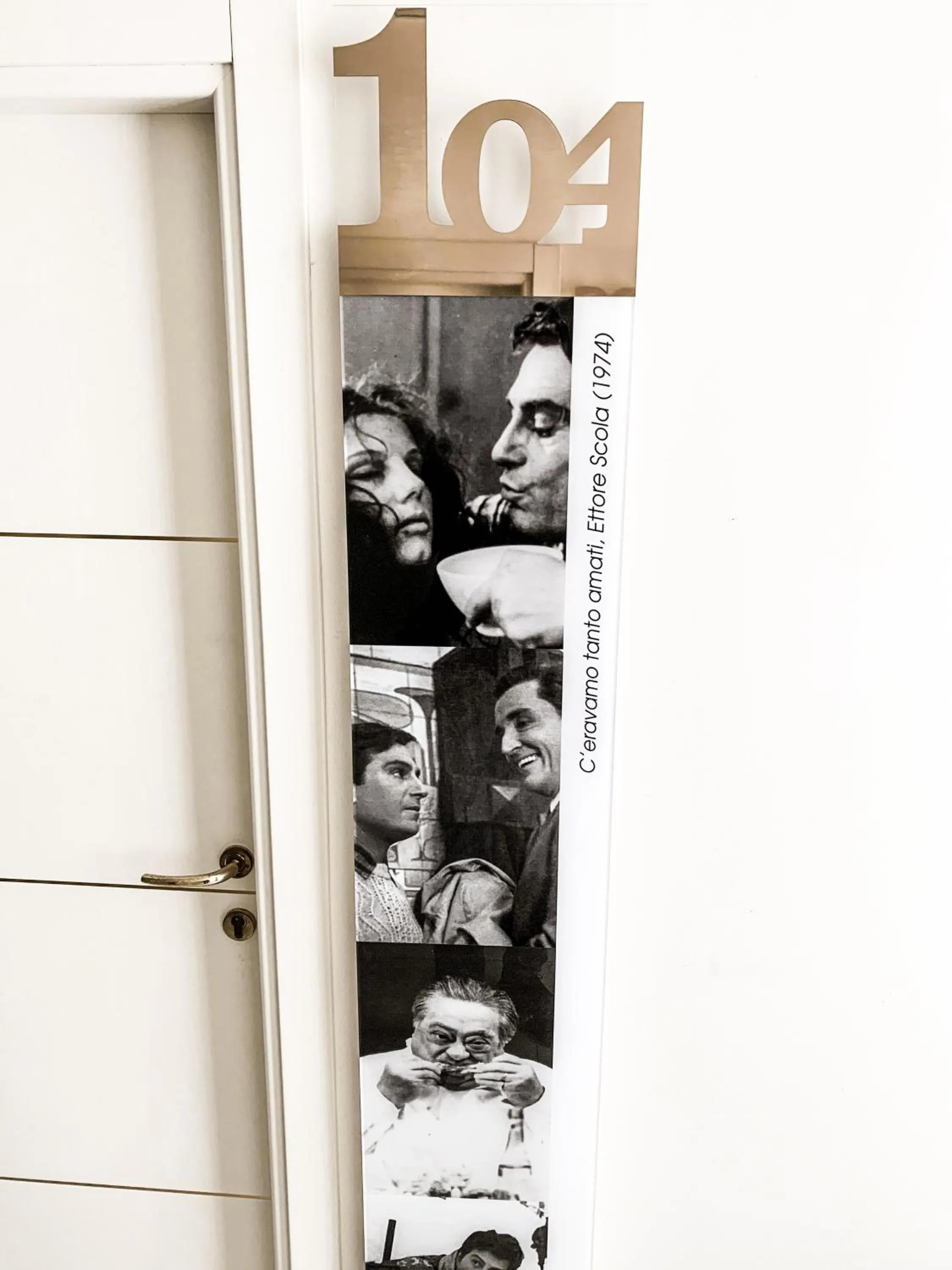 Logo/Certificate/Sign in Hotel Le Cinéma