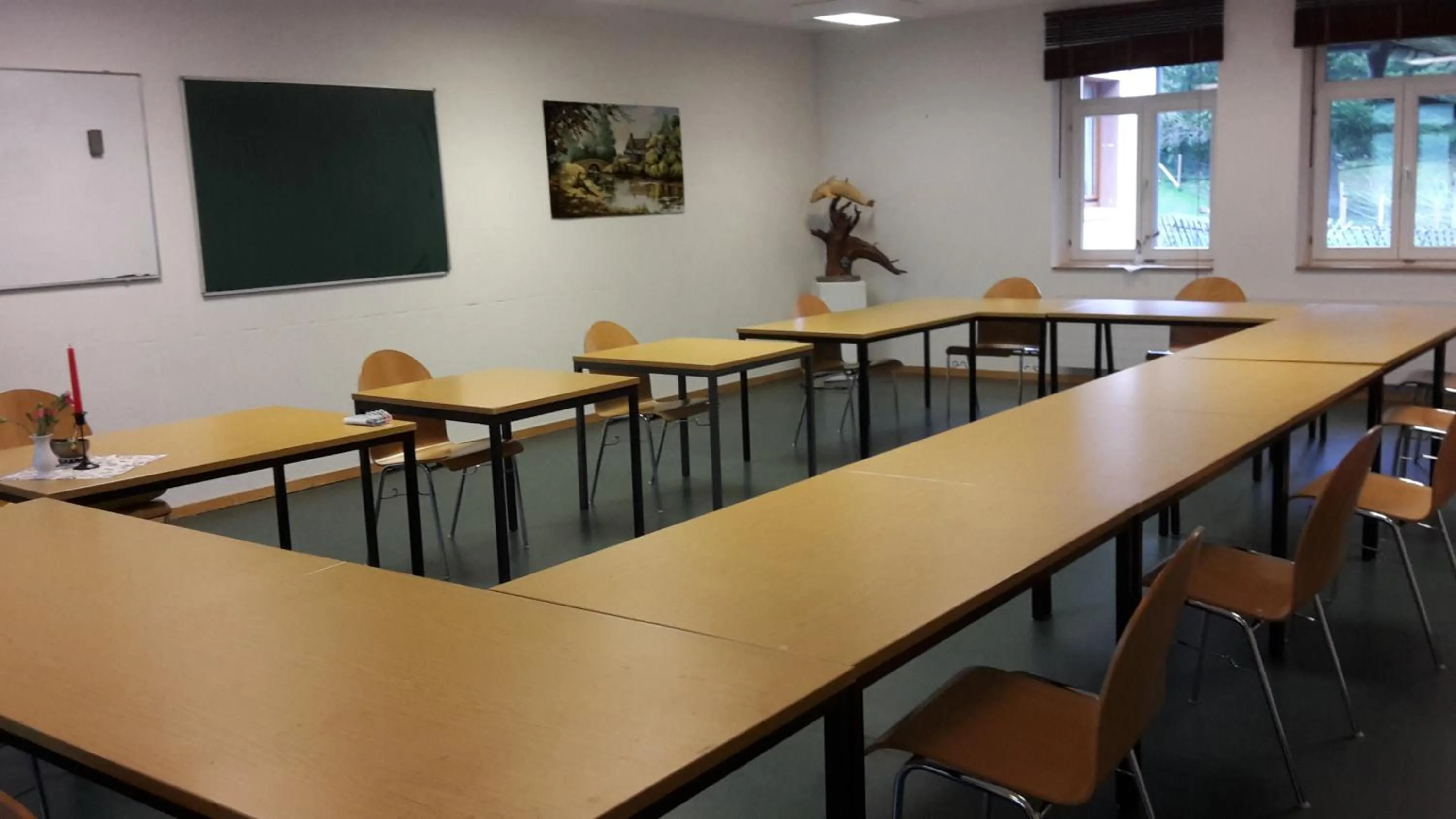 Restaurant/places to eat in Europäisches Gäste- und Seminarhaus