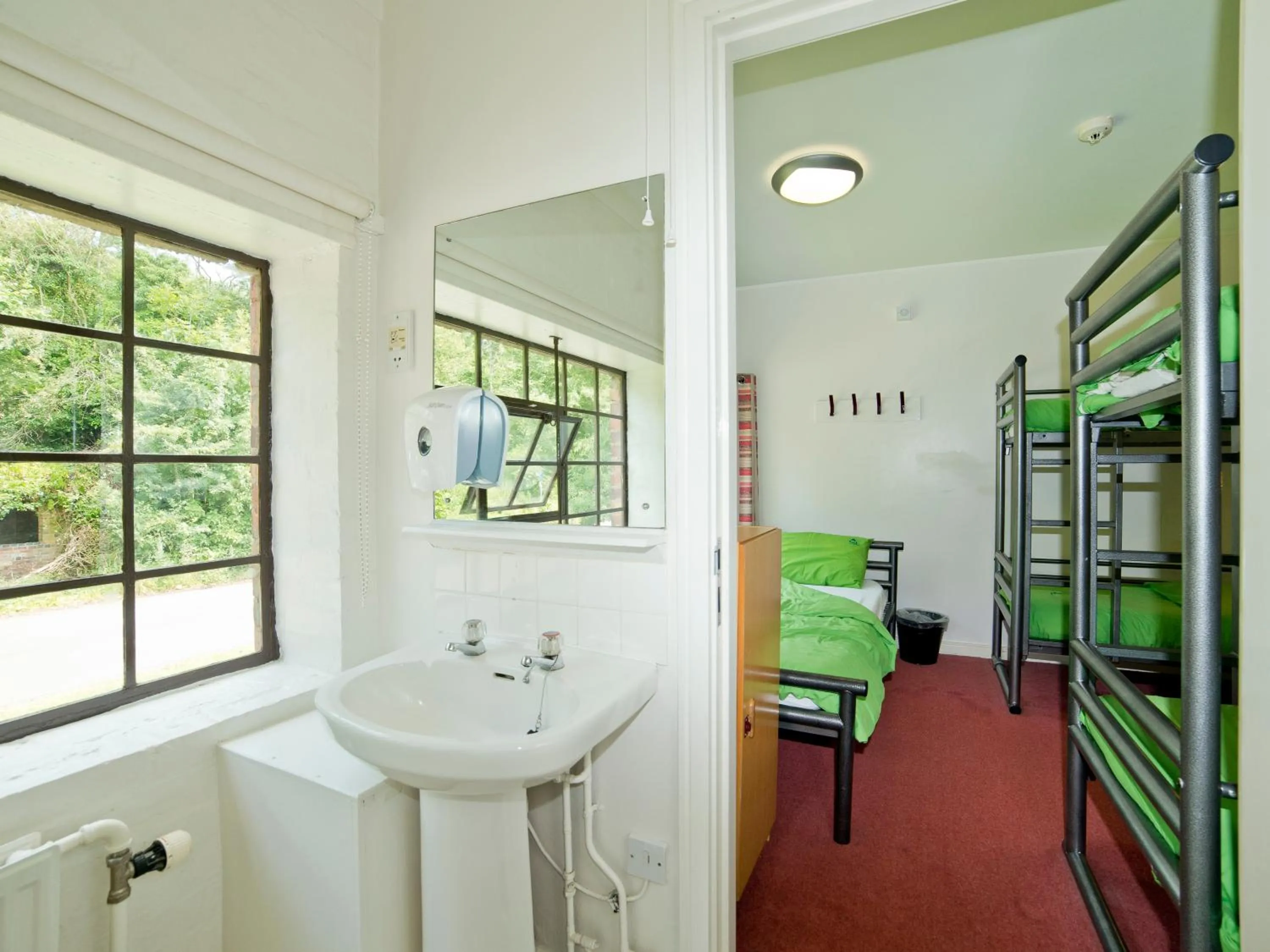 Bathroom, Bed in YHA Ironbridge Coalport