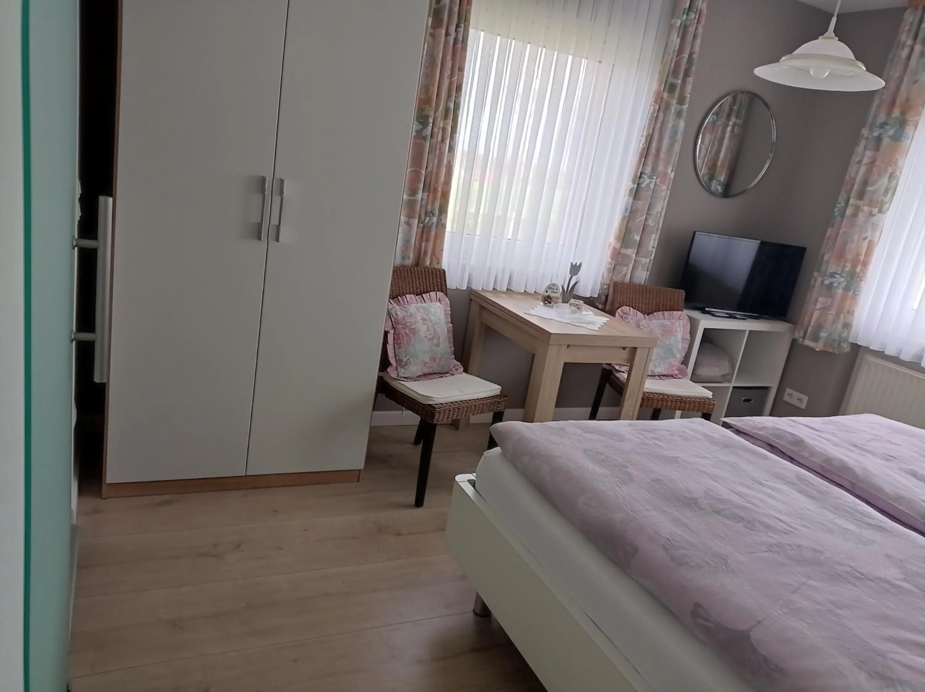 Photo of the whole room, Bed in Pension Kölzer