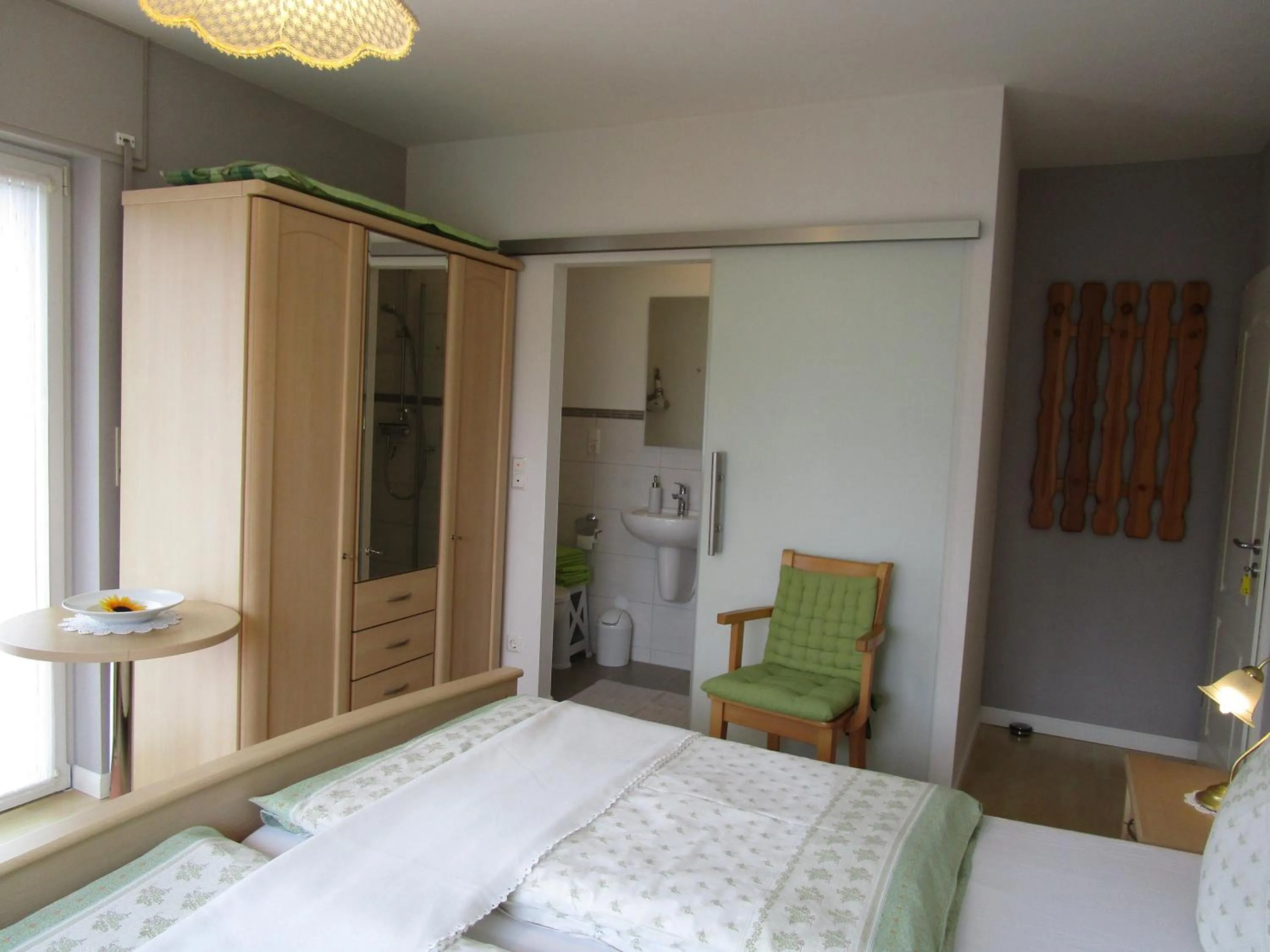 Photo of the whole room, Bed in Pension Kölzer