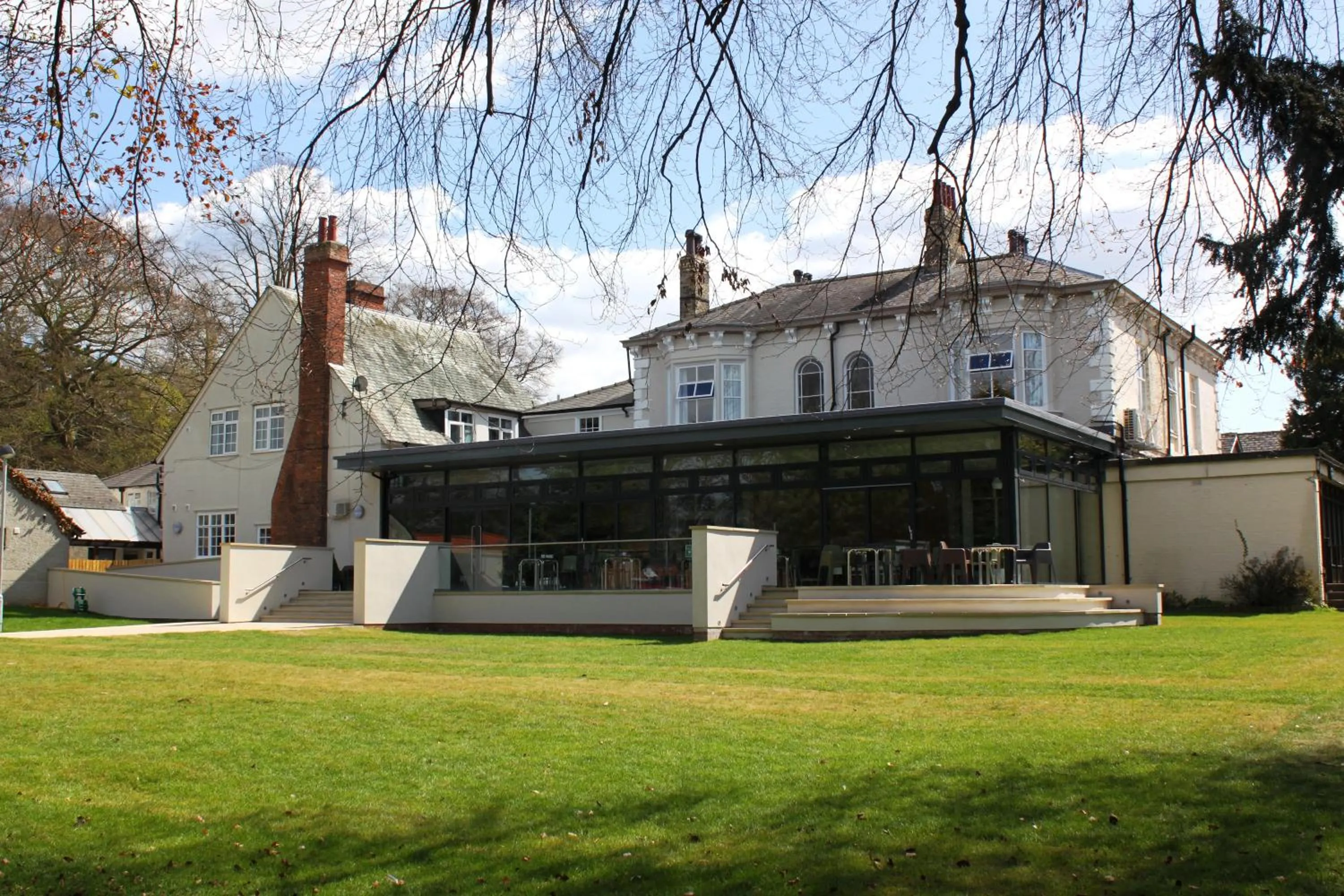 Facade/entrance in YHA York