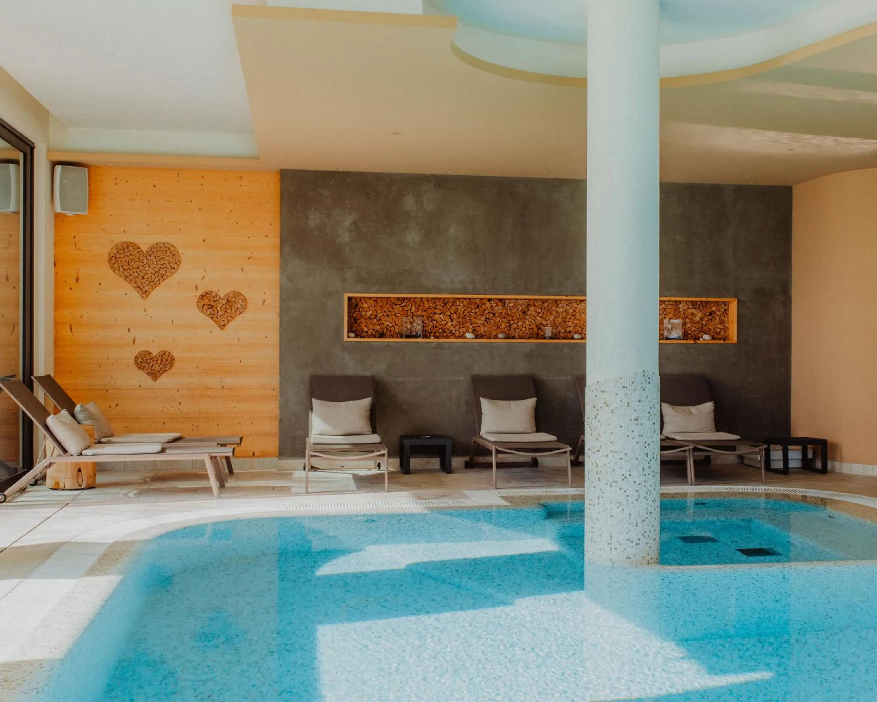 Pool view in Garden Relais