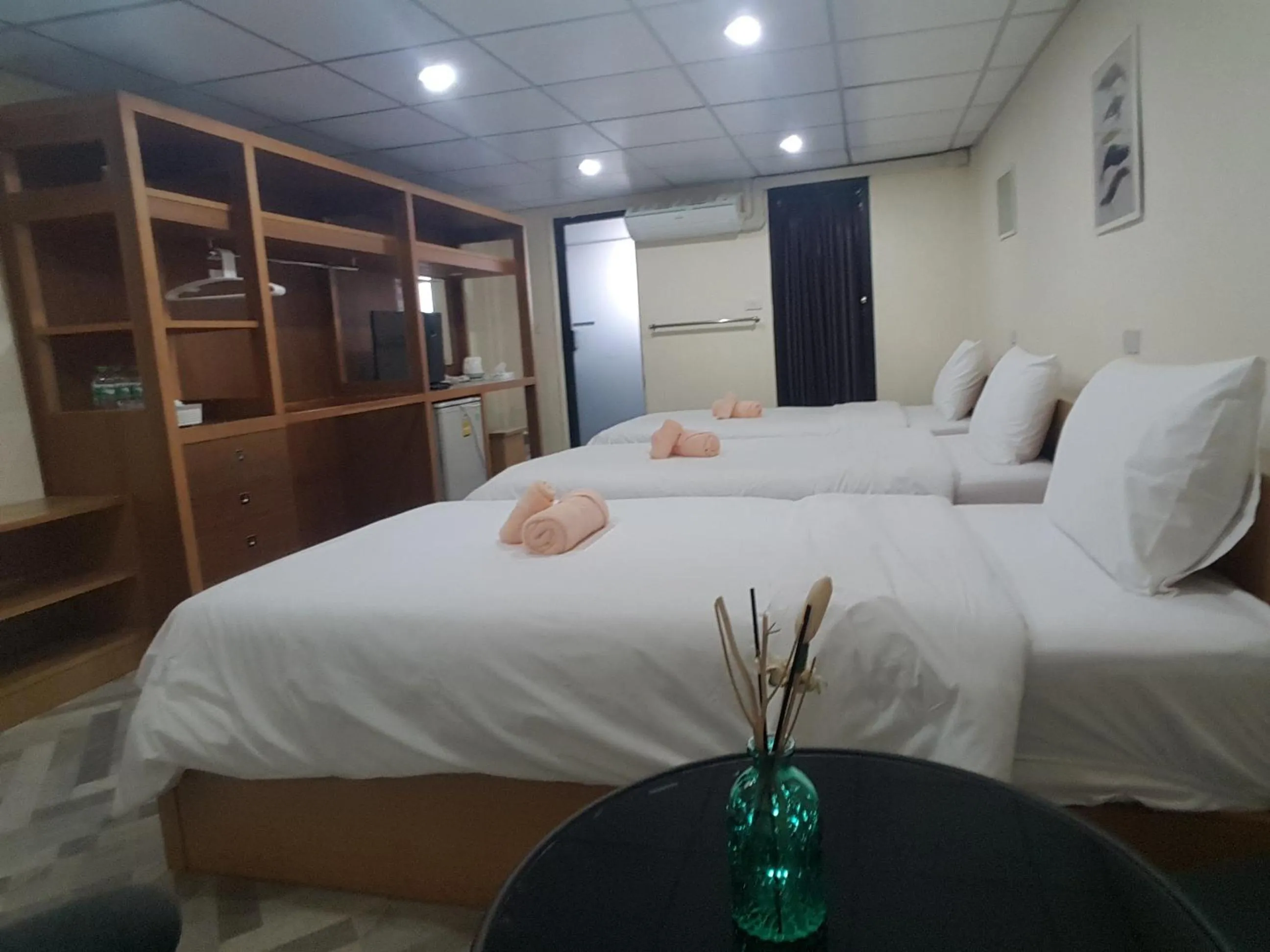 Bed in Double D Rooms & Cafe
