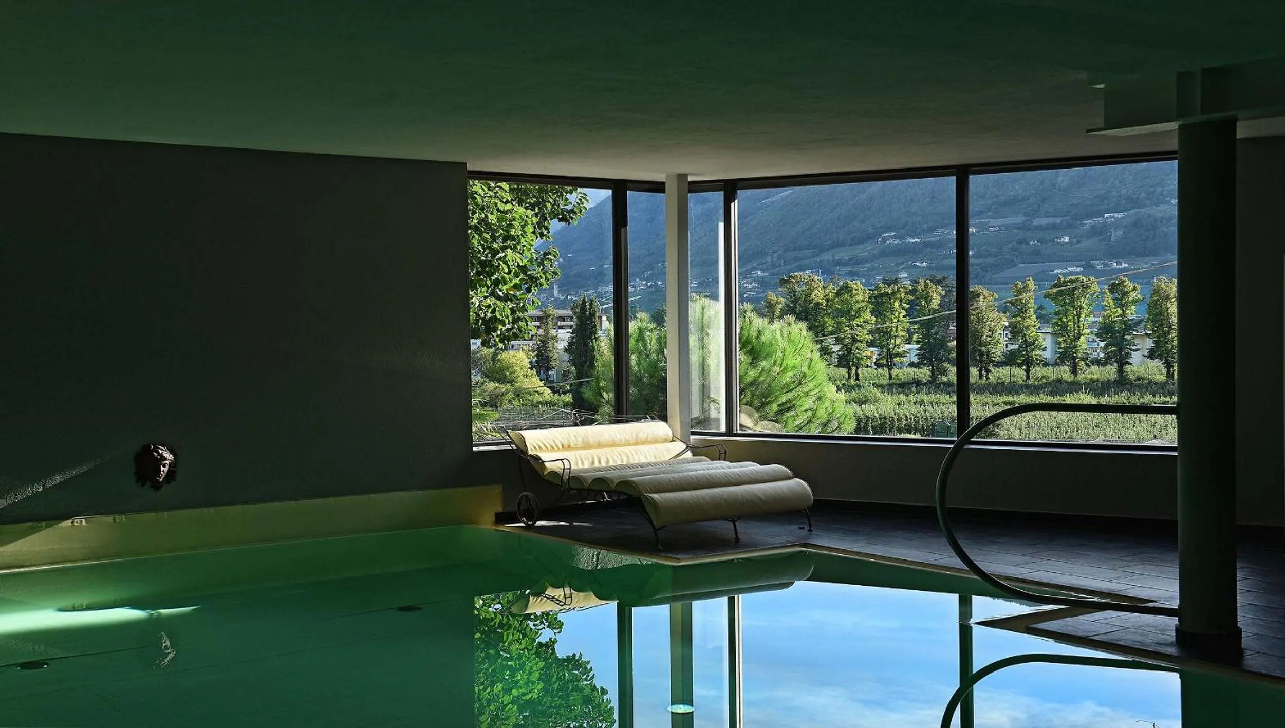 Swimming pool in Villa Verdi Apartments