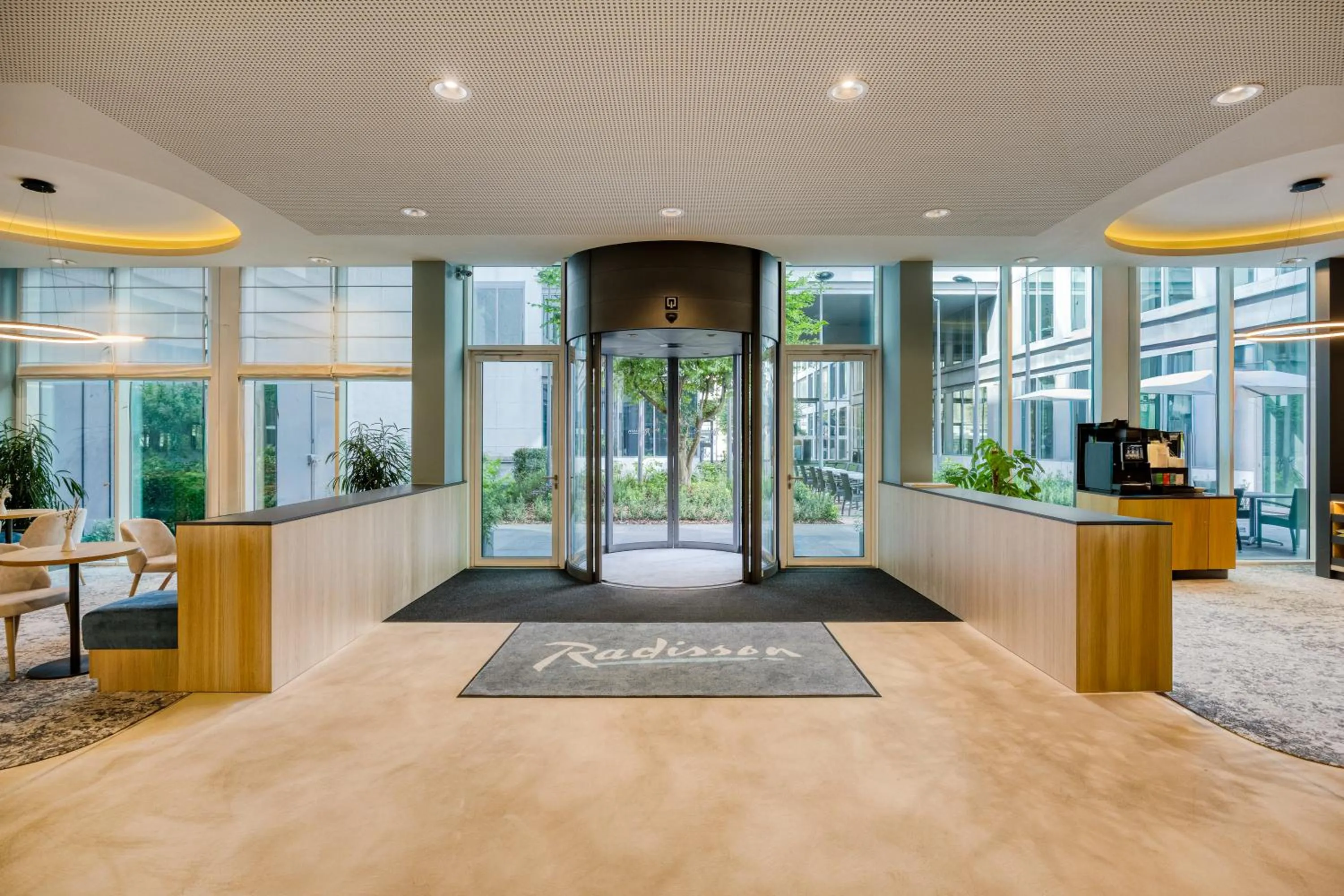 Lobby or reception in Radisson Hotel Brussels Centre Midi