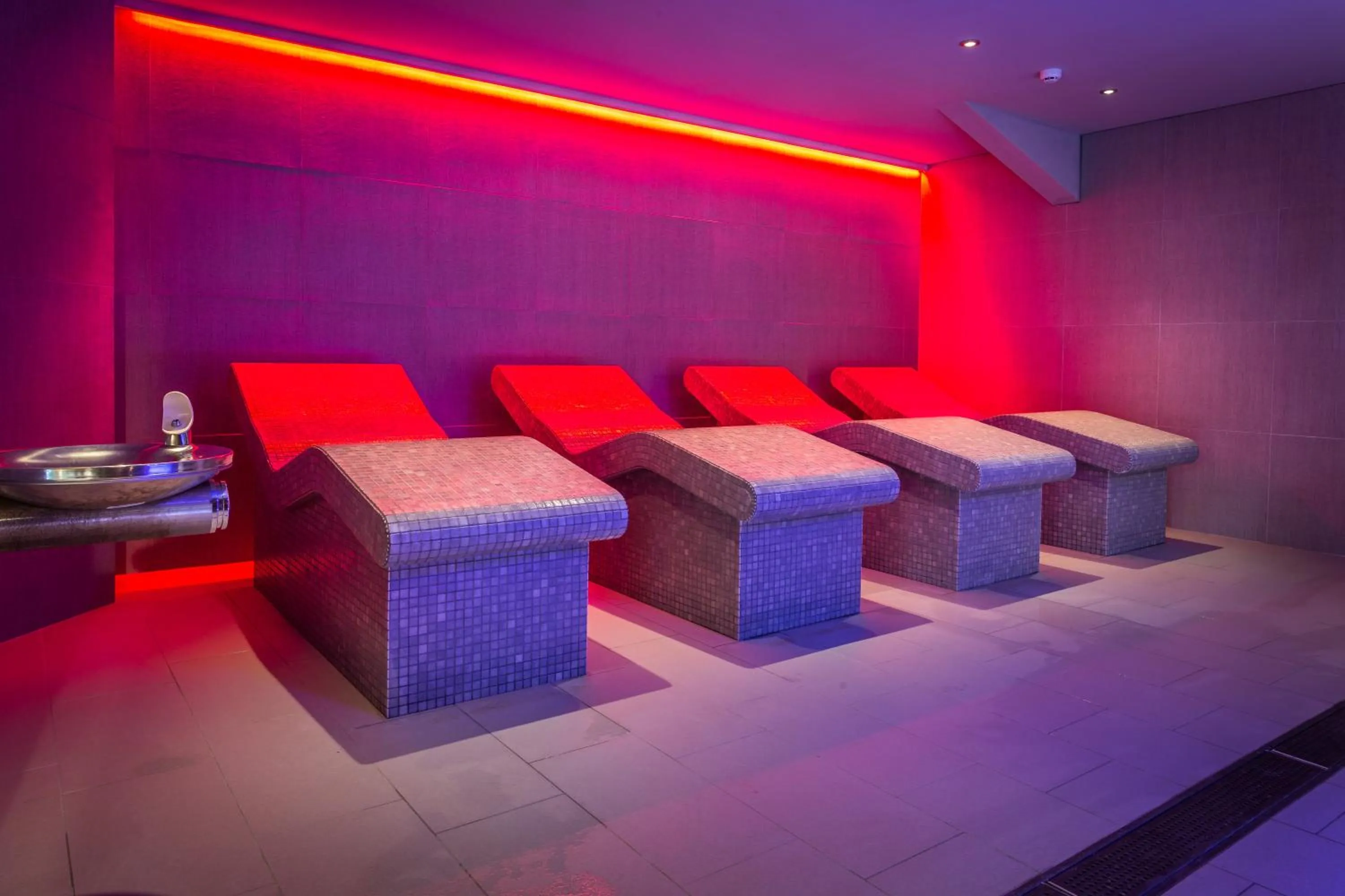 Swimming pool in Auchrannie Resort