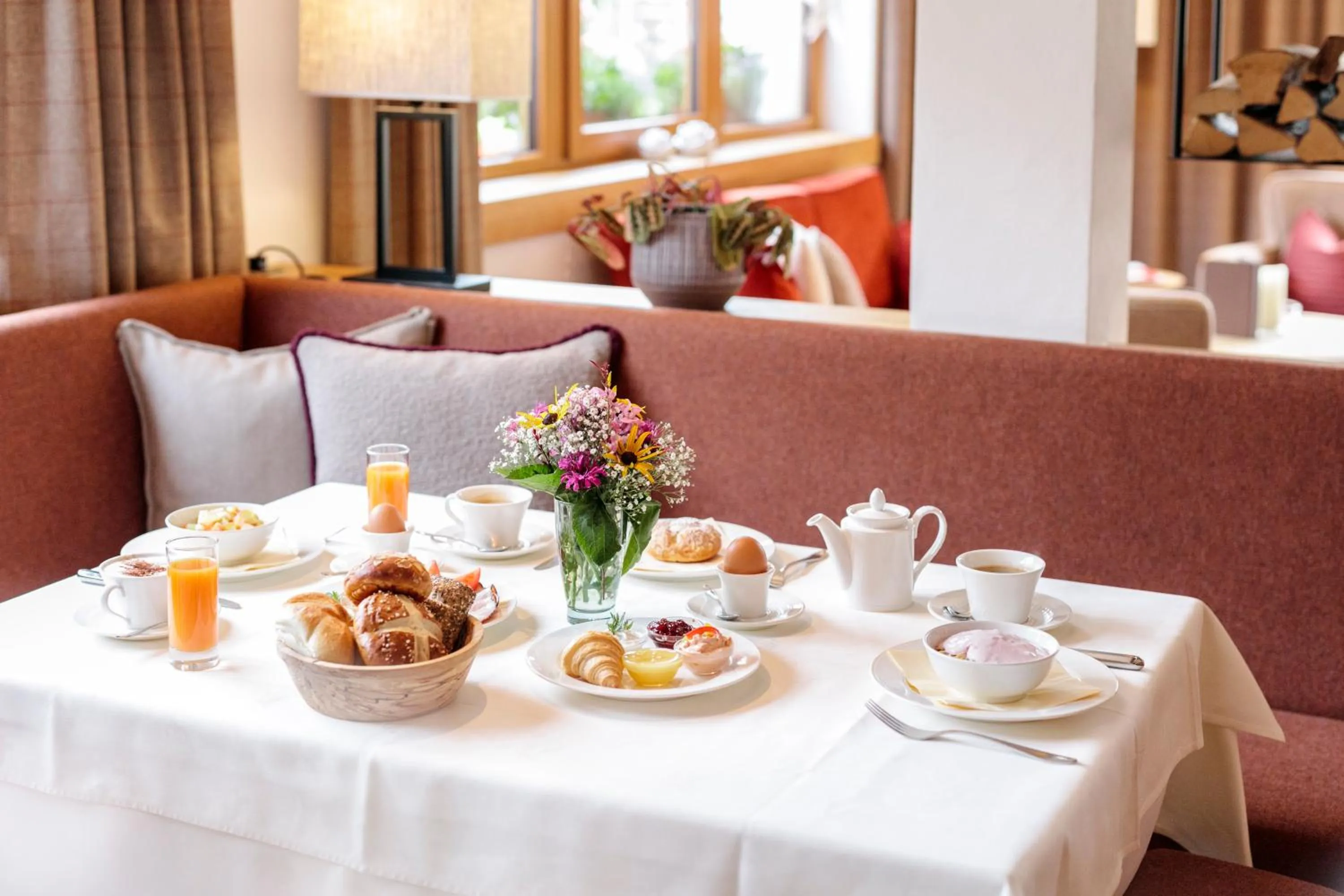 Lounge or bar in Hotel Schranz - Ski In & Ski Out