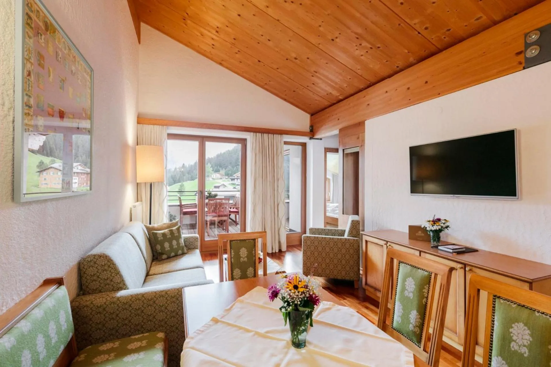 Living room in Hotel Schranz - Ski In & Ski Out