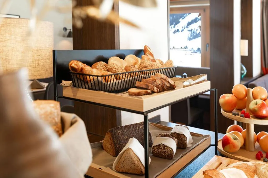Breakfast in Hotel Schranz - Ski In & Ski Out