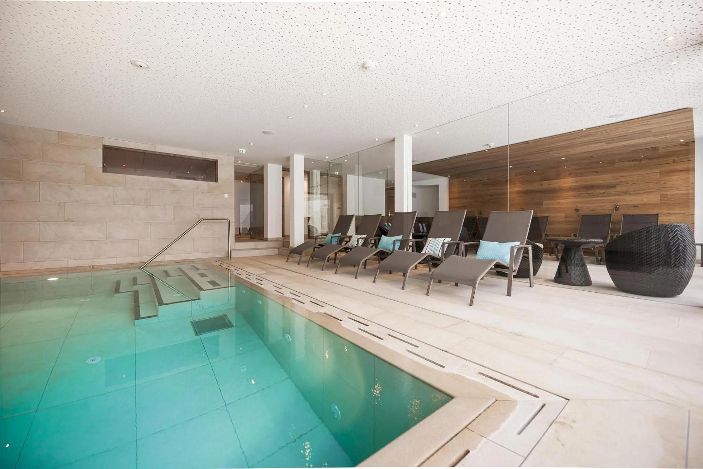 Swimming pool in Hotel Schranz - Ski In & Ski Out