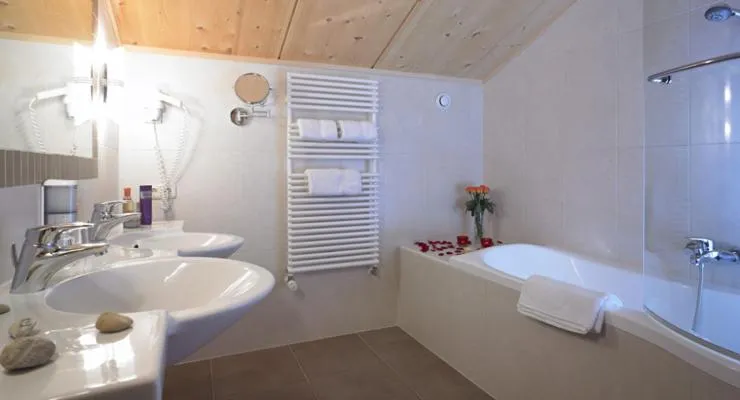 Bathroom in Hotel Schranz - Ski In & Ski Out