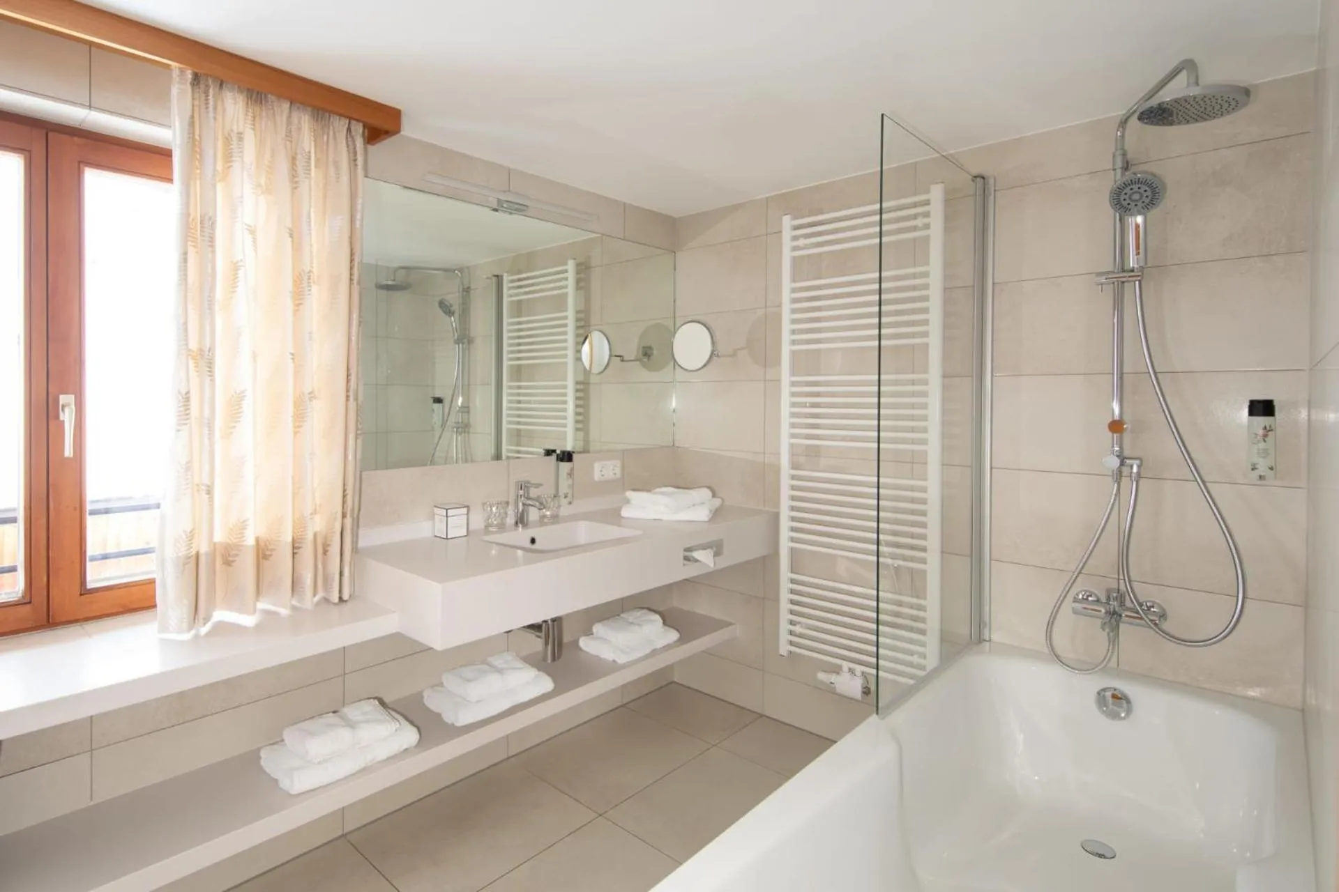 Bathroom in Hotel Schranz - Ski In & Ski Out