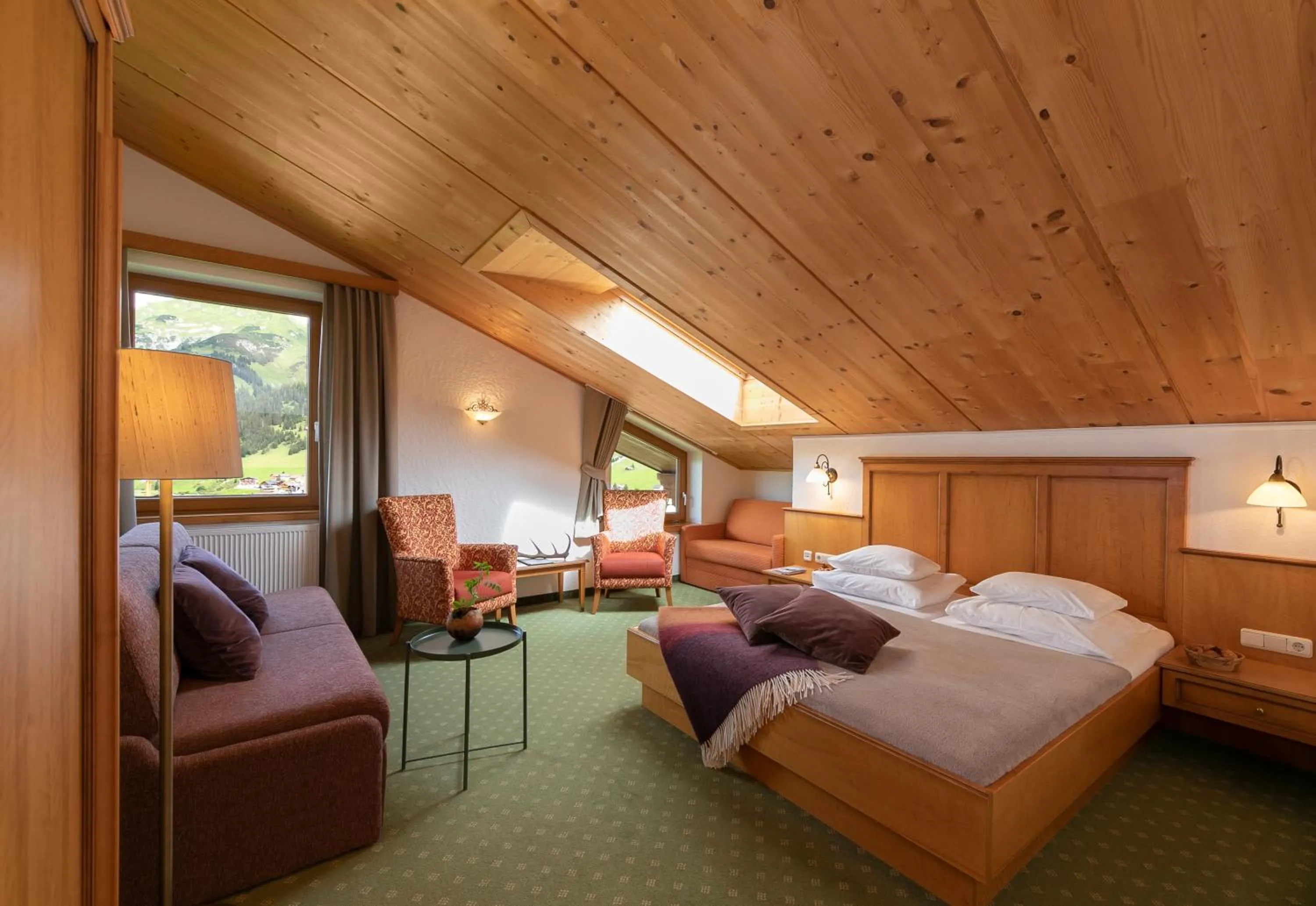 Night, Bed in Hotel Schranz - Ski In & Ski Out