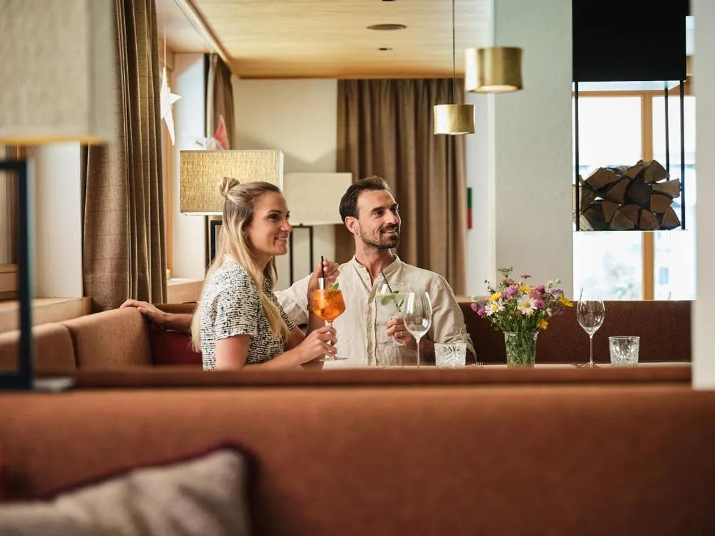 Lounge or bar in Hotel Schranz - Ski In & Ski Out