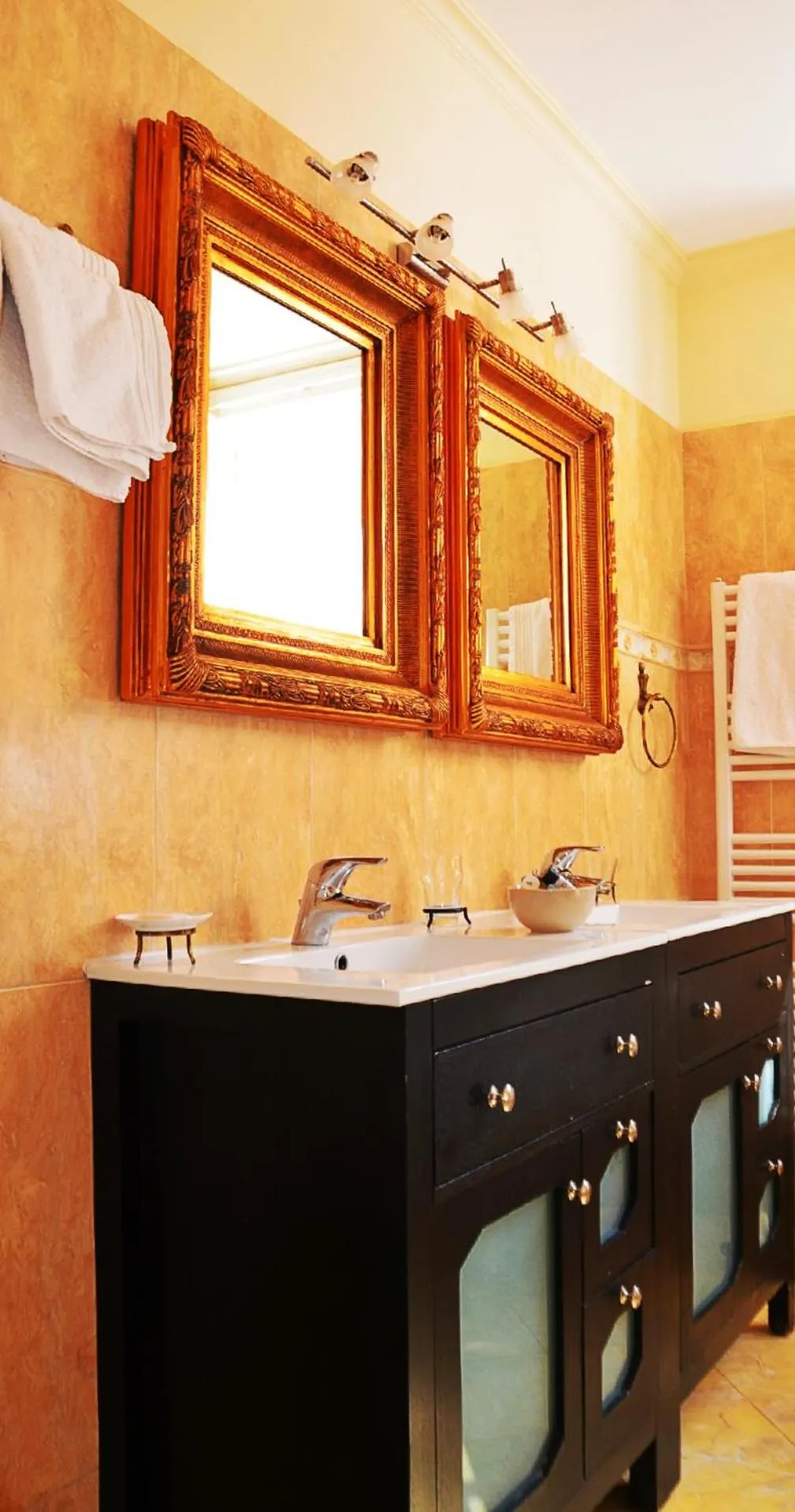 Bathroom in Korina Gallery Hotel