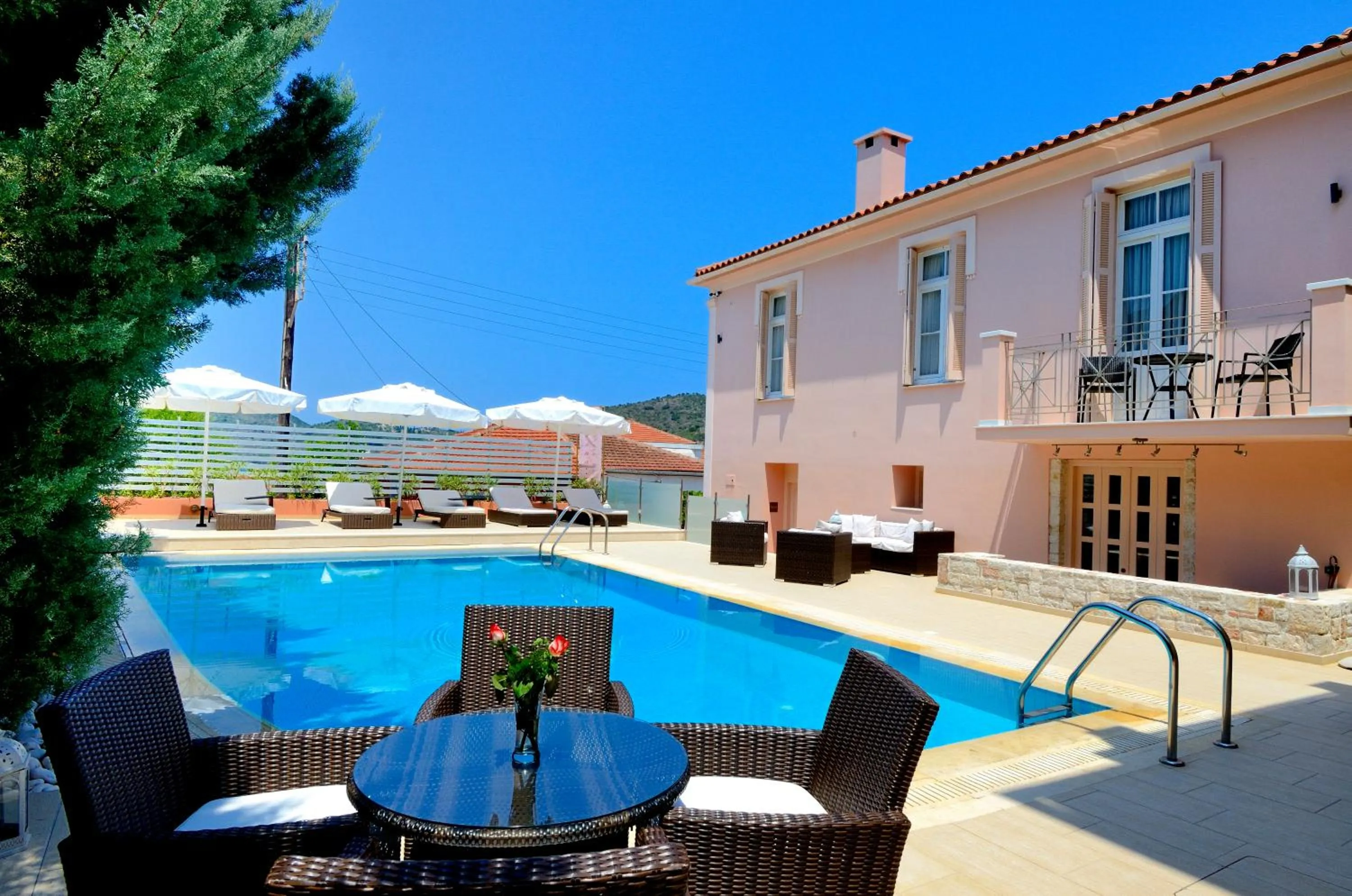 Day in Korina Gallery Hotel