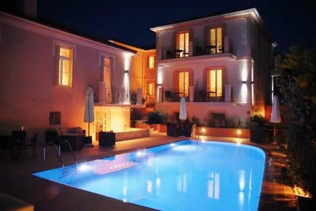 Swimming pool in Korina Gallery Hotel