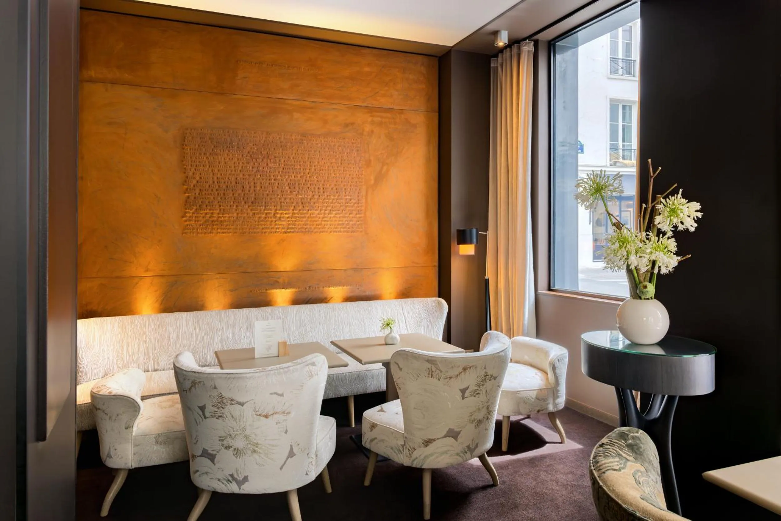 Lounge or bar in Le Pavillon des Lettres