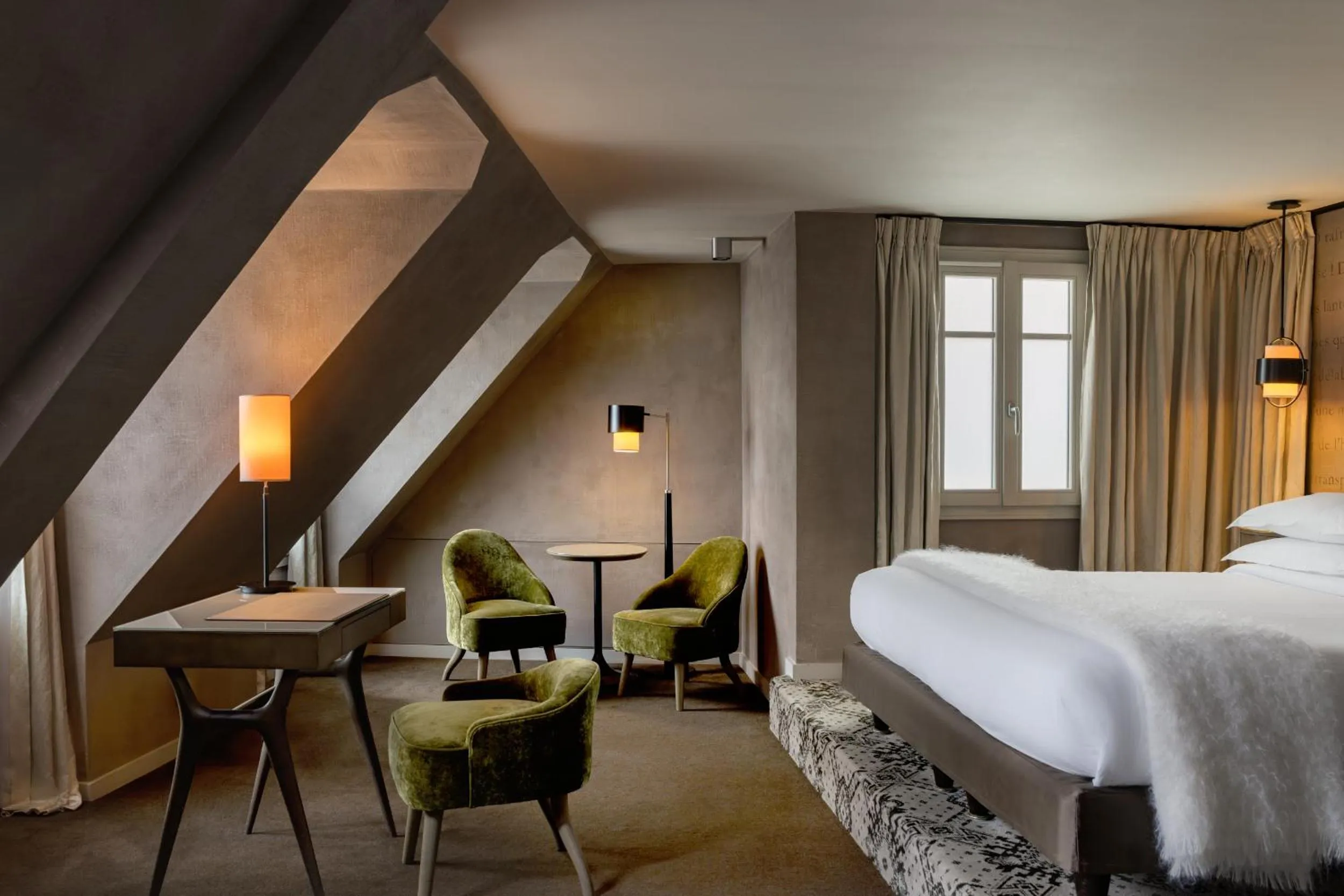 Photo of the whole room, Bed in Le Pavillon des Lettres