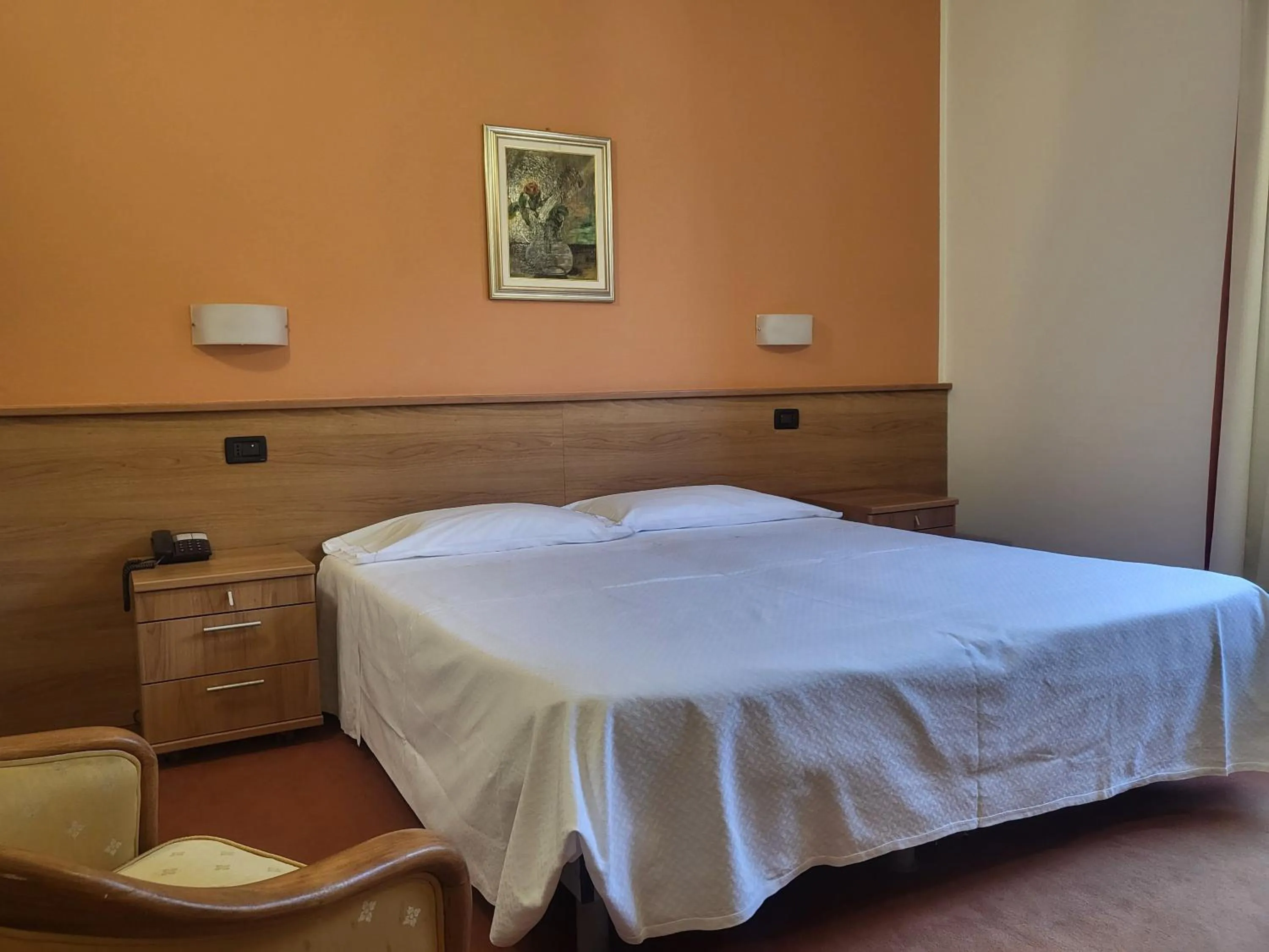 Bedroom, Bed in Hotel Lux