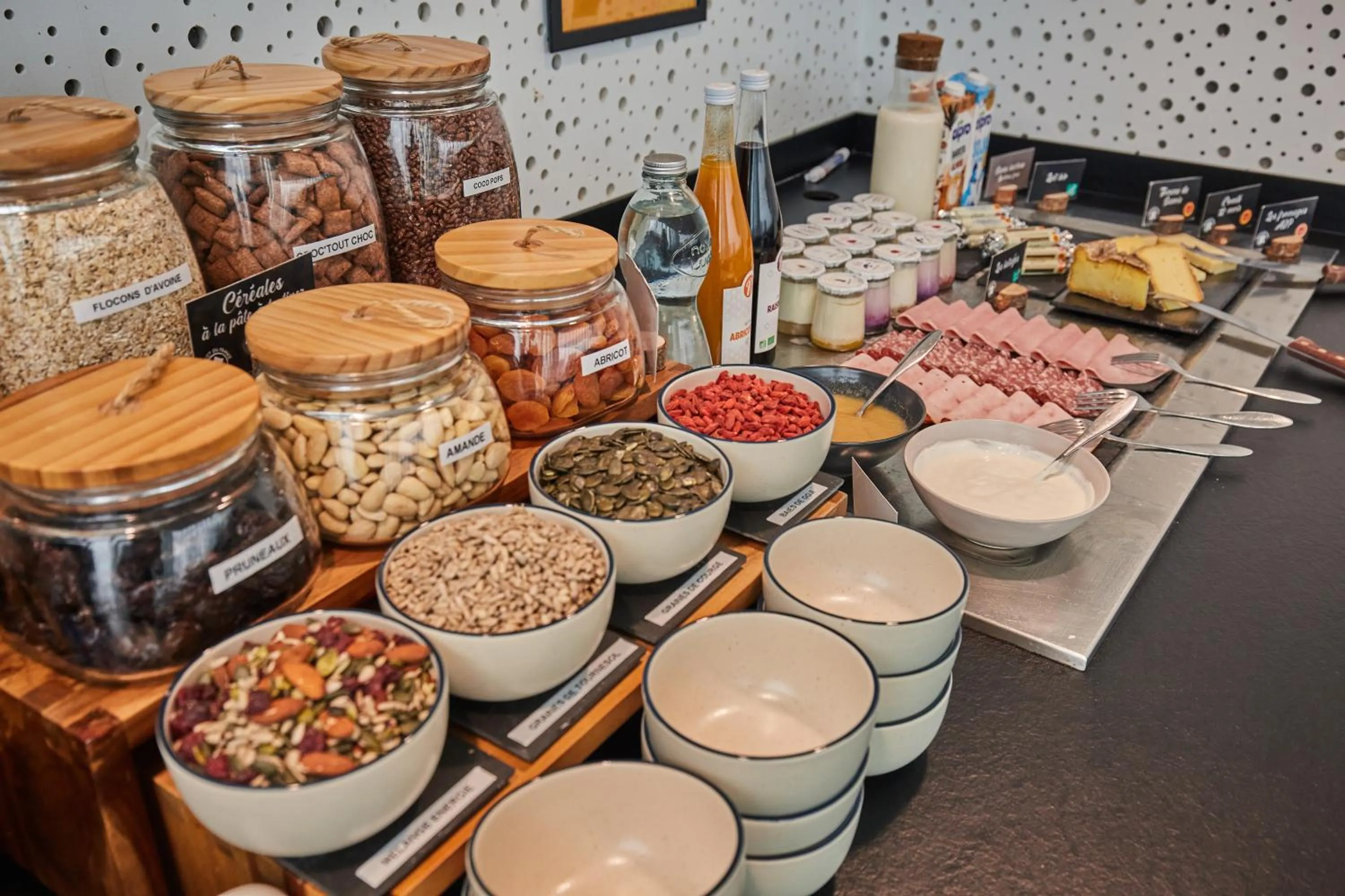 Buffet breakfast in Appart'hôtel Odalys City - Monaco Les Hauts de la Principauté