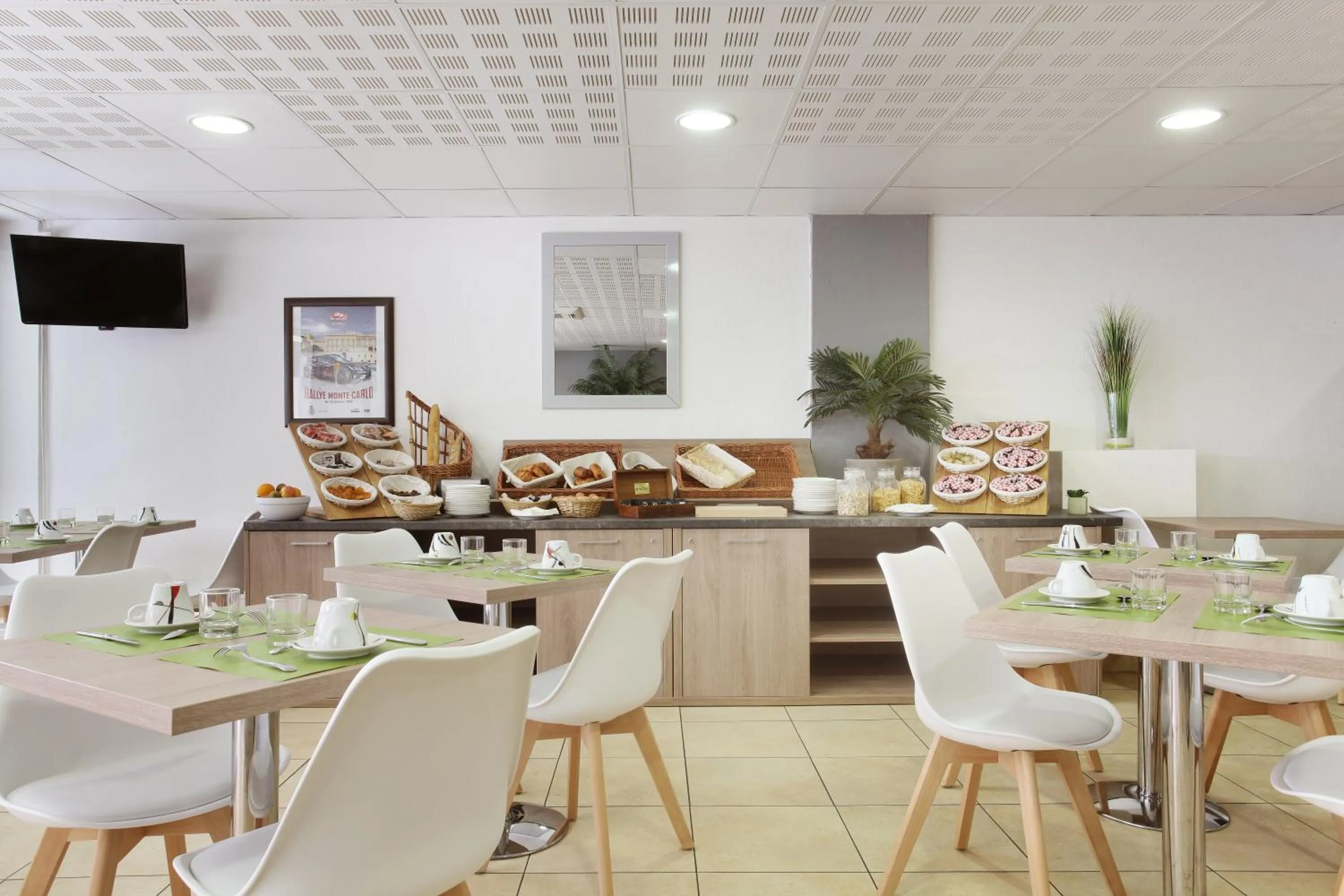 Buffet breakfast in Appart'hôtel Odalys City - Monaco Les Hauts de la Principauté