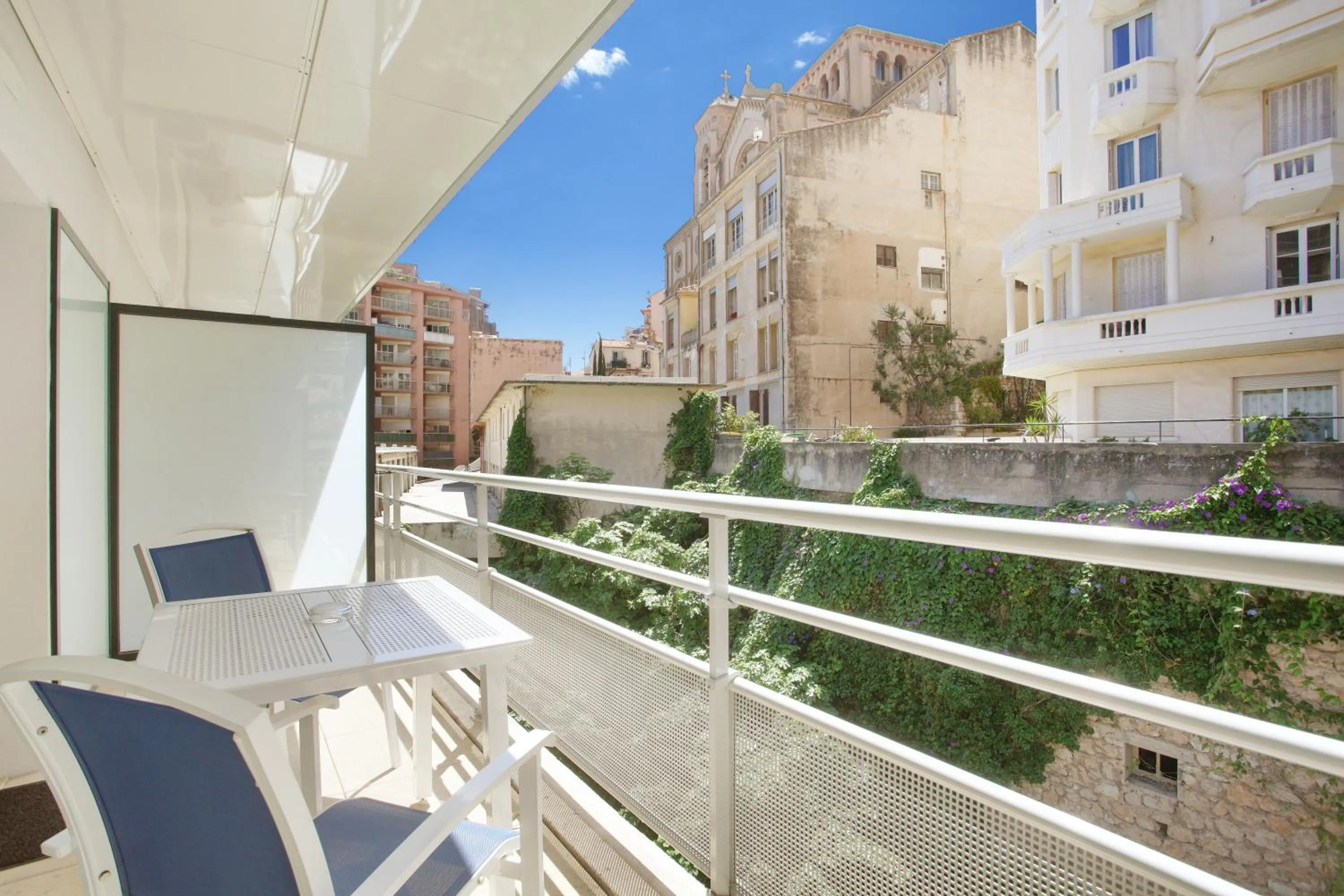 Balcony/Terrace in Appart'hôtel Odalys City - Monaco Les Hauts de la Principauté