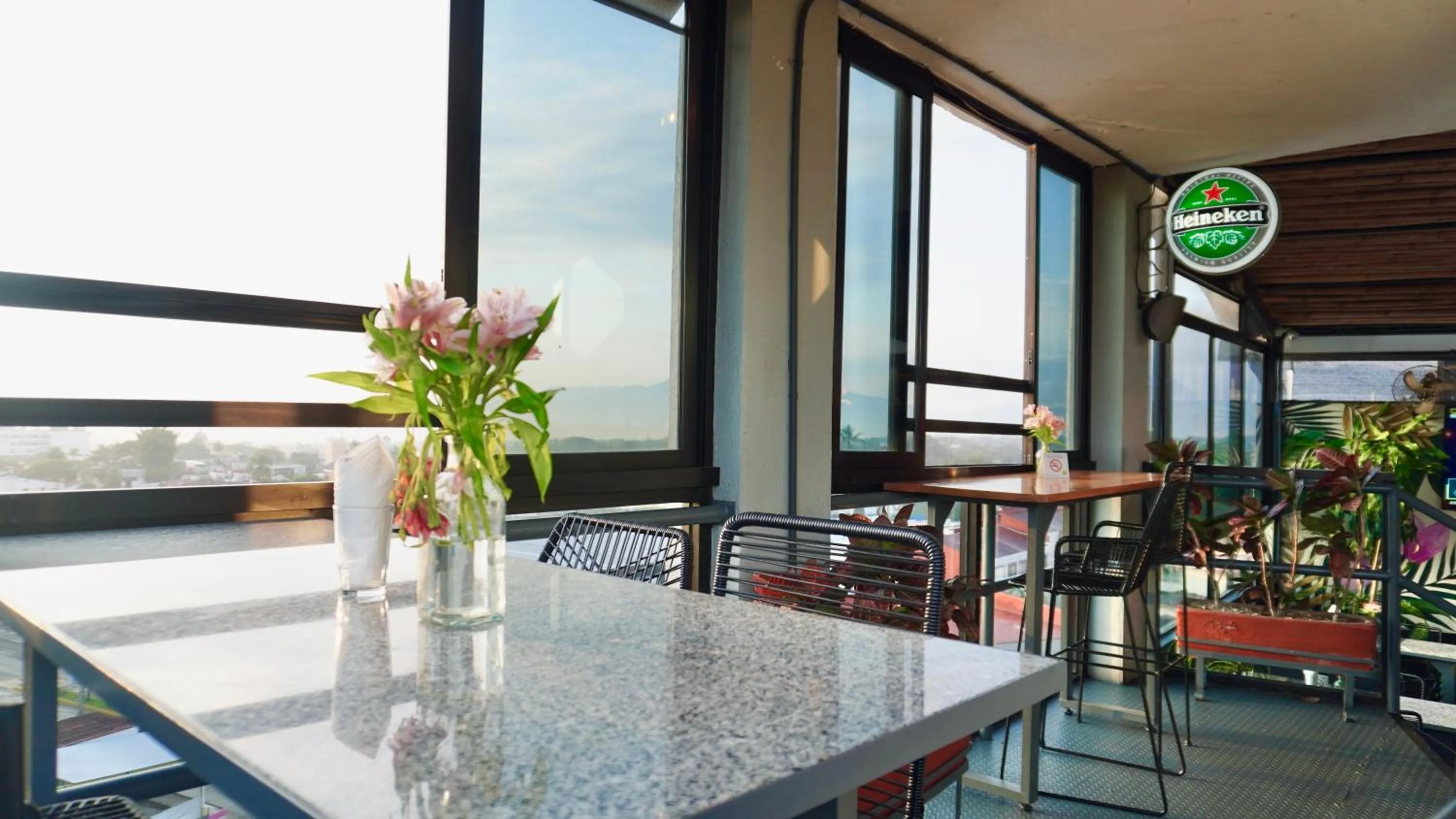 Restaurant/places to eat in Comfort Inn Cordoba