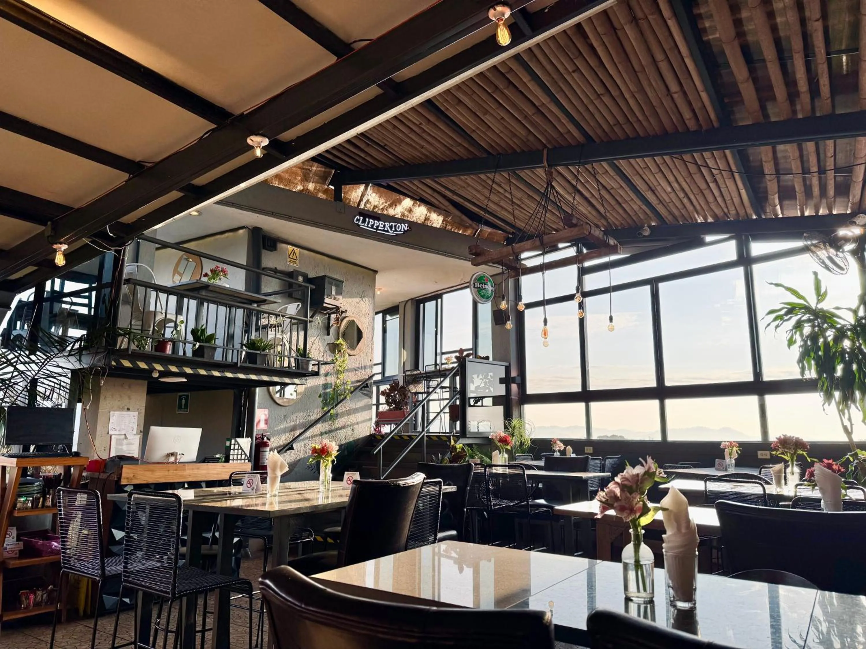 Restaurant/places to eat in Comfort Inn Cordoba