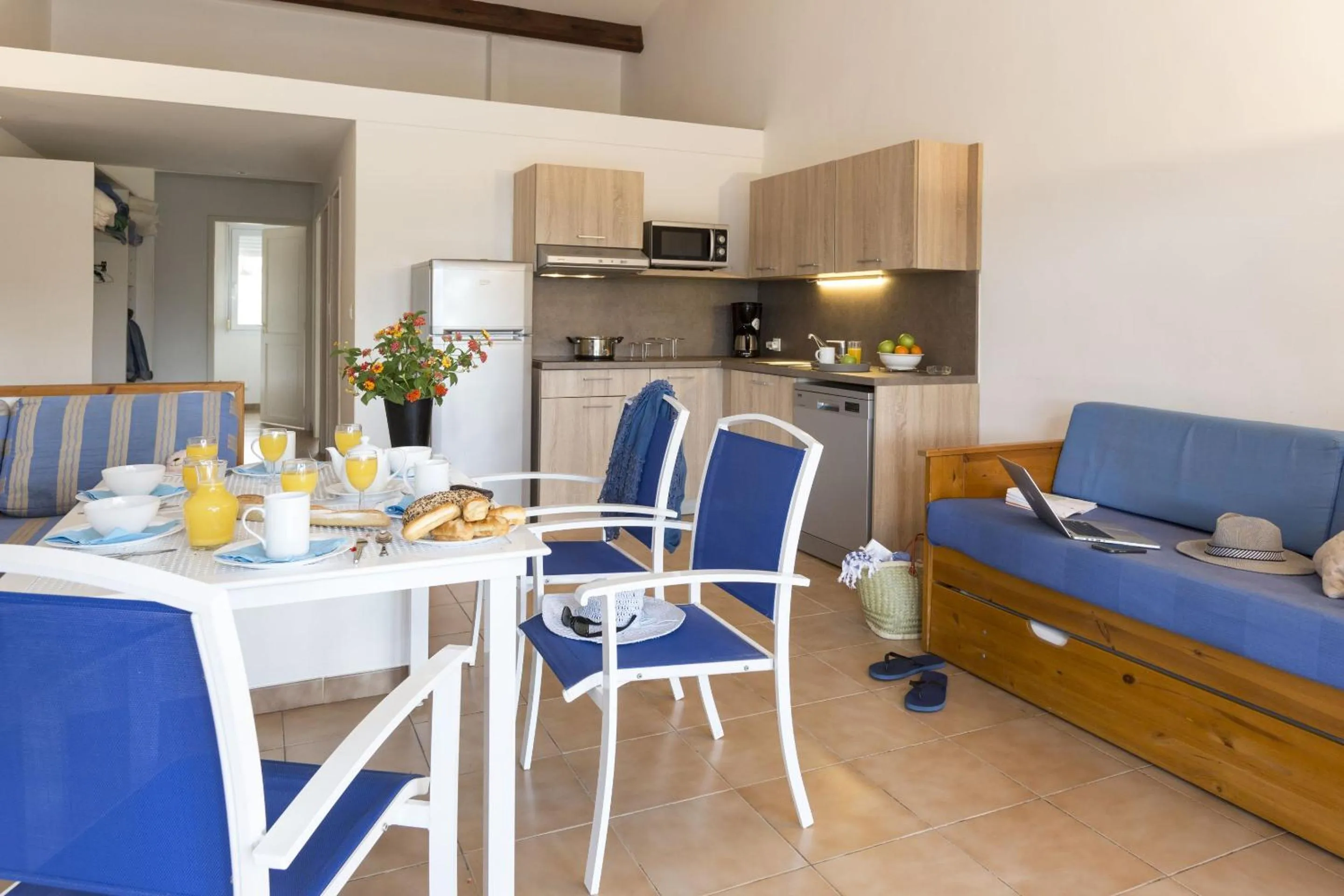 Kitchen or kitchenette in Résidence Odalys Stella di l'Aria