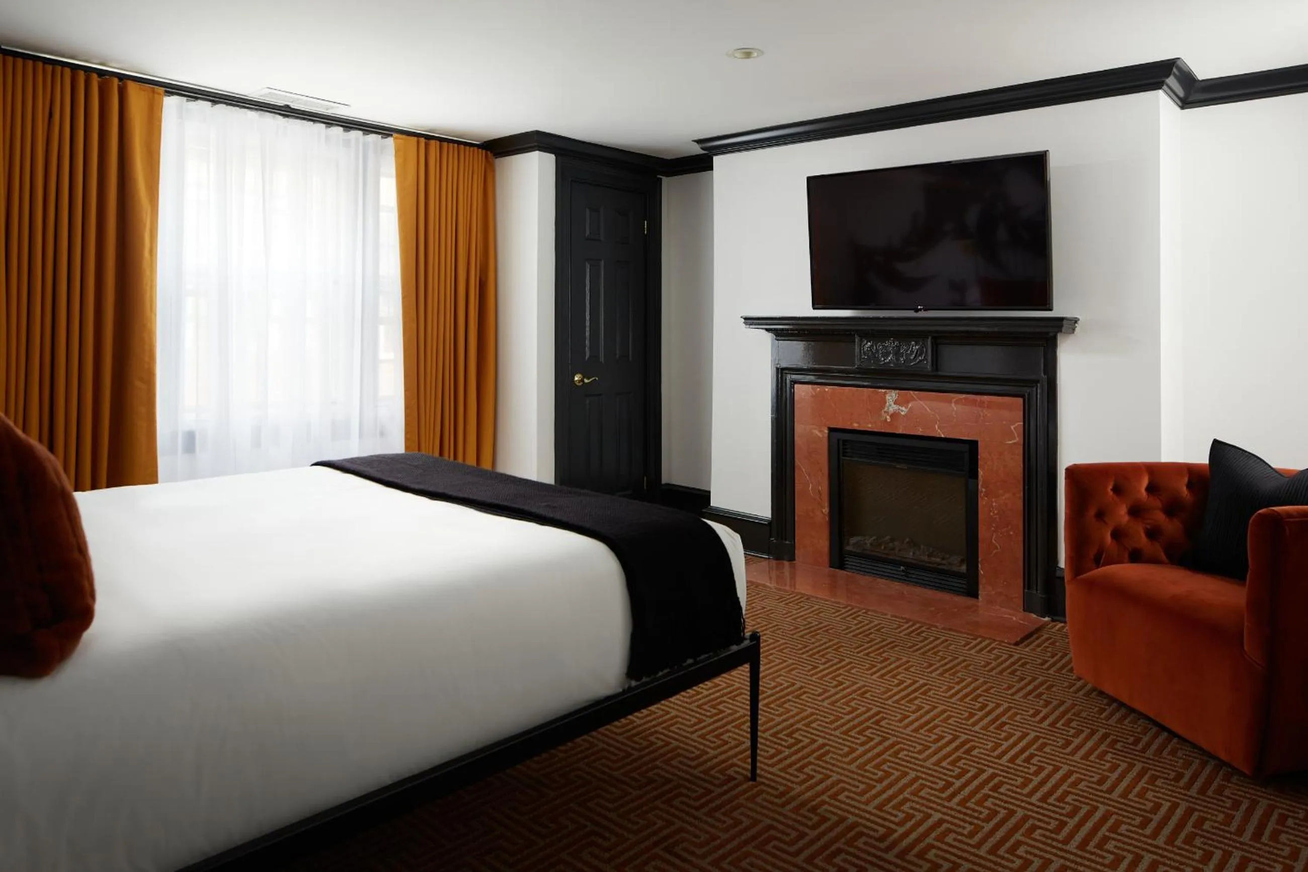 Bed in The Franklin on Rittenhouse, A Boutique Hotel