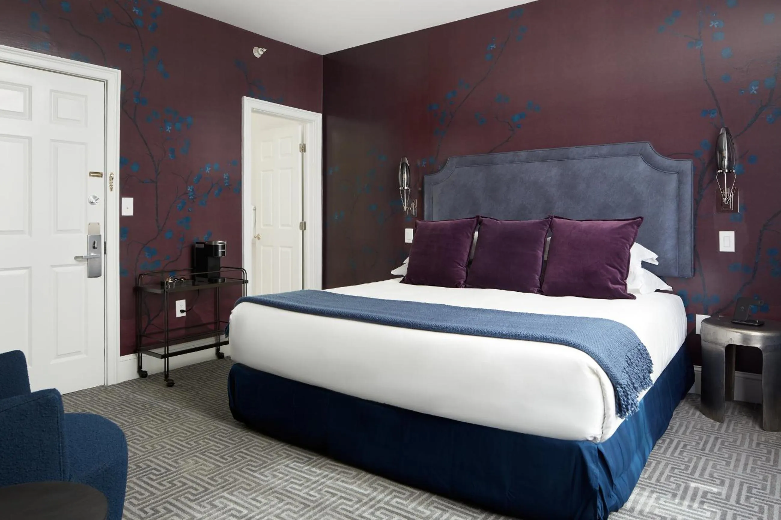 Photo of the whole room, Bed in The Franklin on Rittenhouse, A Boutique Hotel