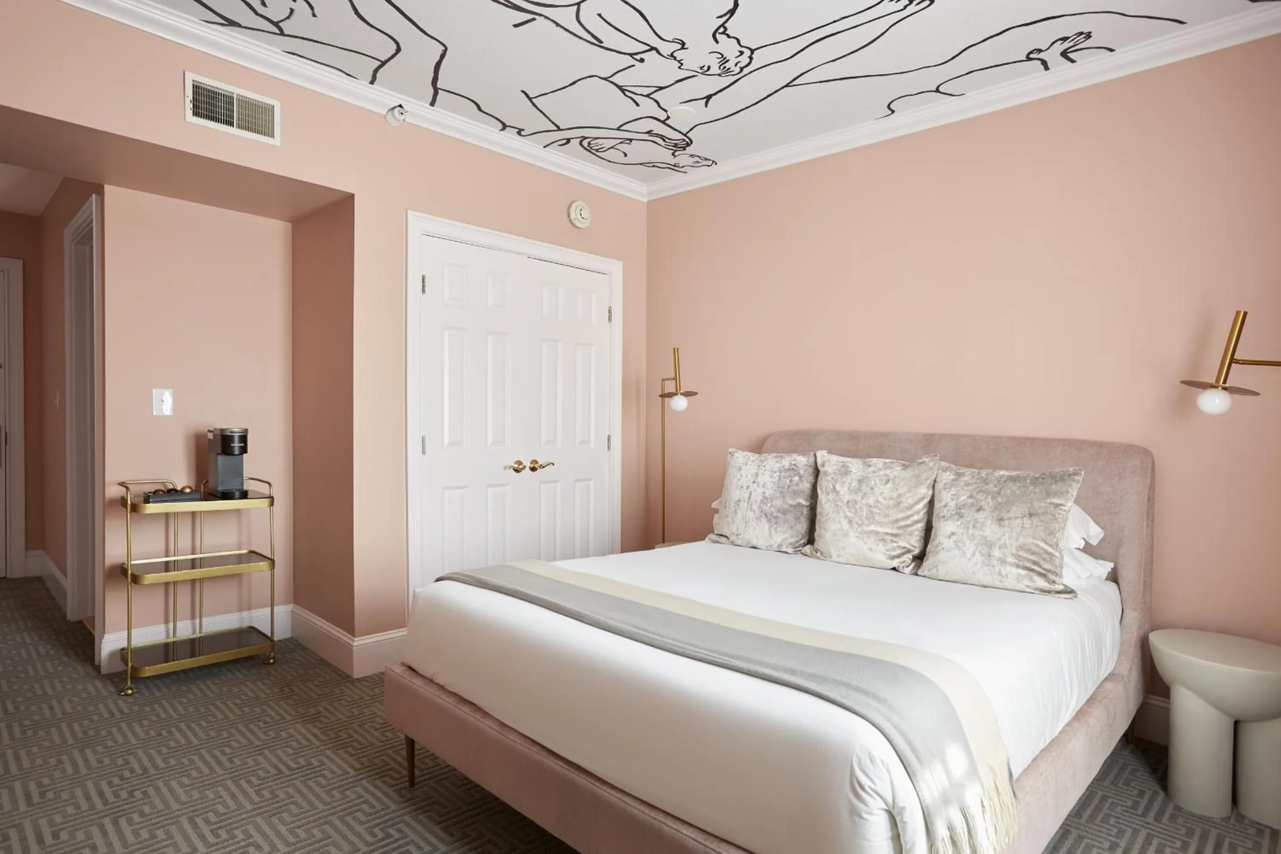 Bed in The Franklin on Rittenhouse, A Boutique Hotel