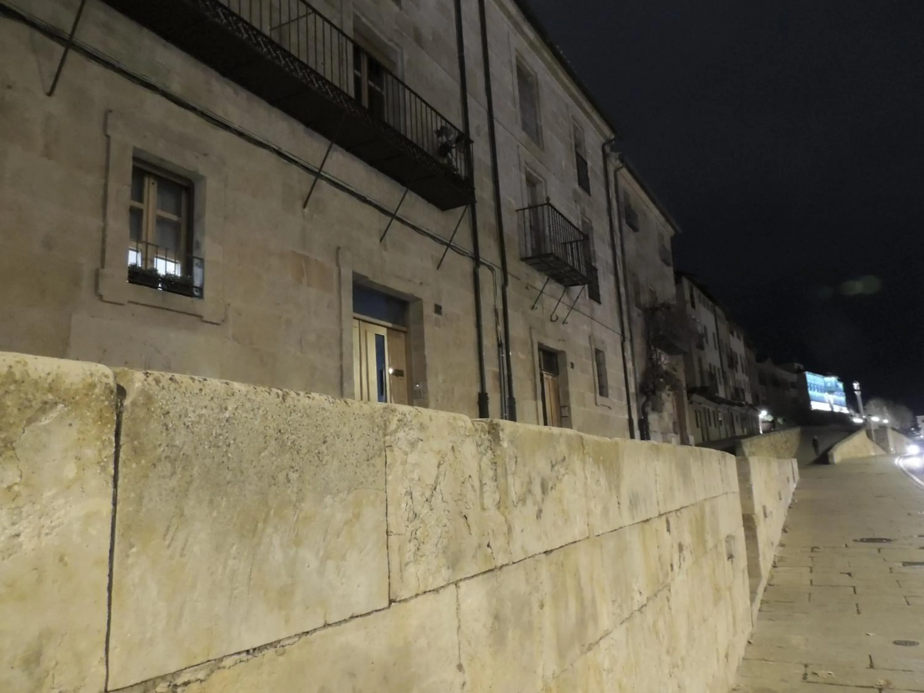 Property building in Apartamento Ribera Del Puente