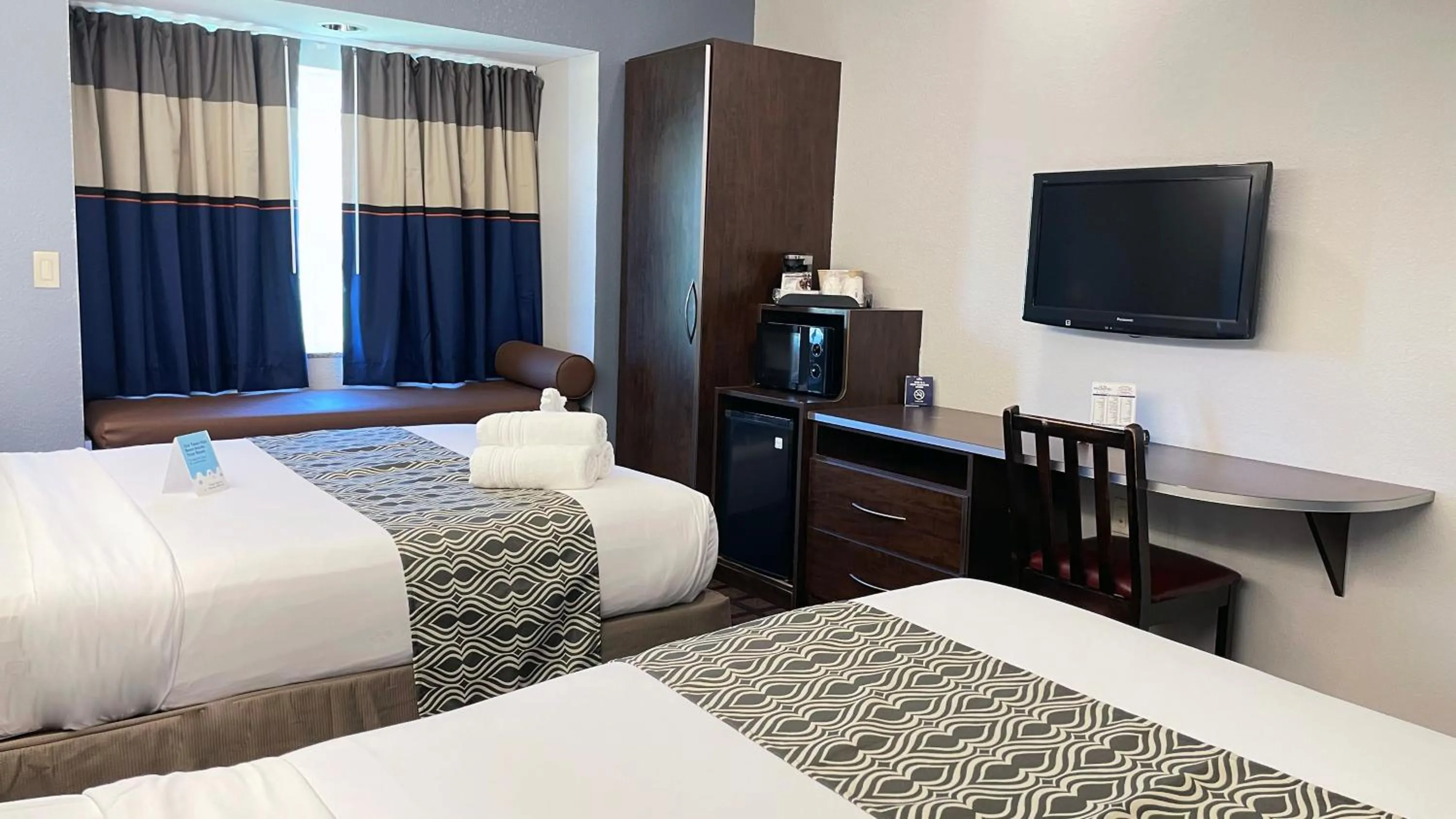 Bed in Microtel Inn & Suites by Wyndham Michigan City