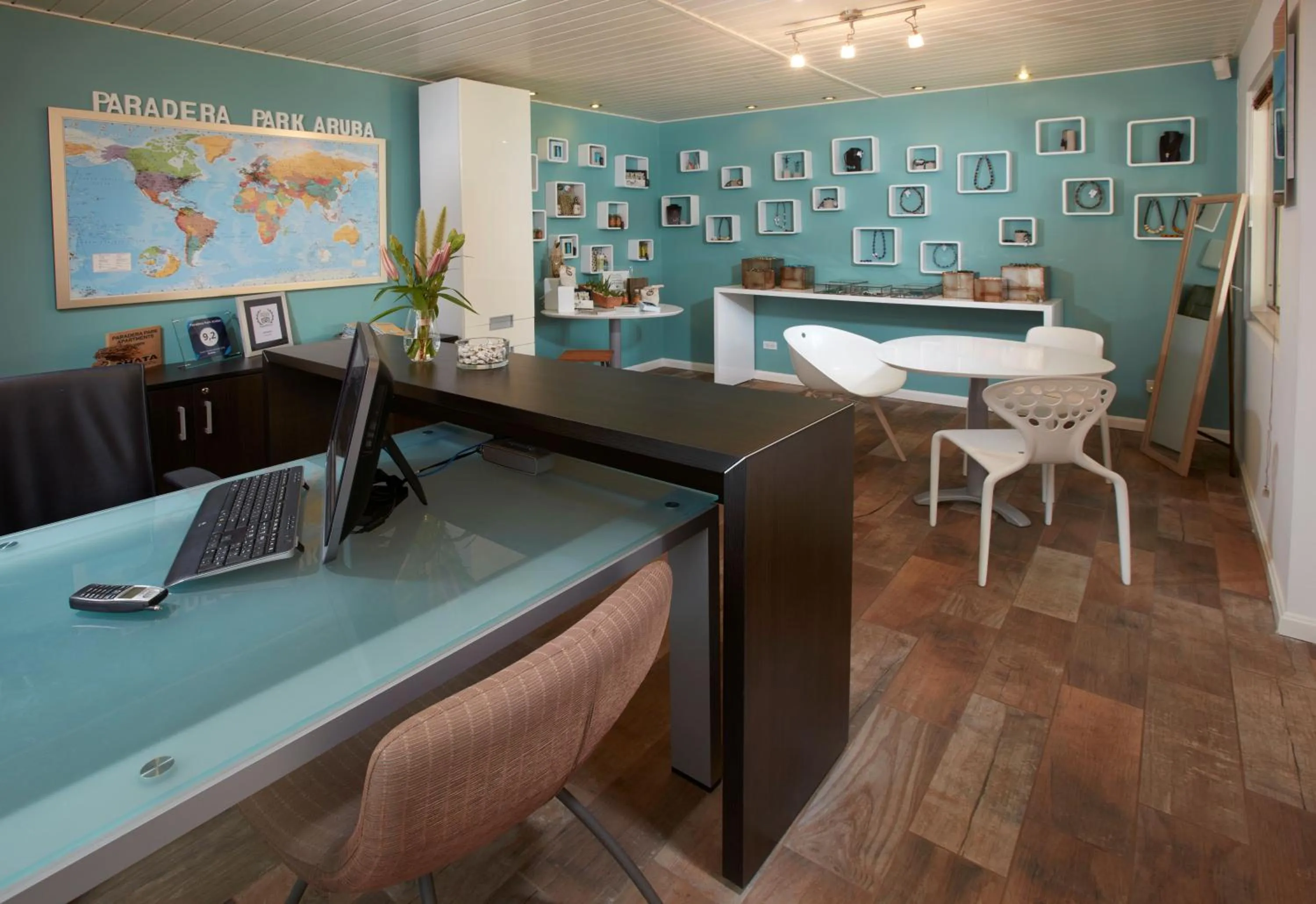 On-site shops in Paradera Park Aruba