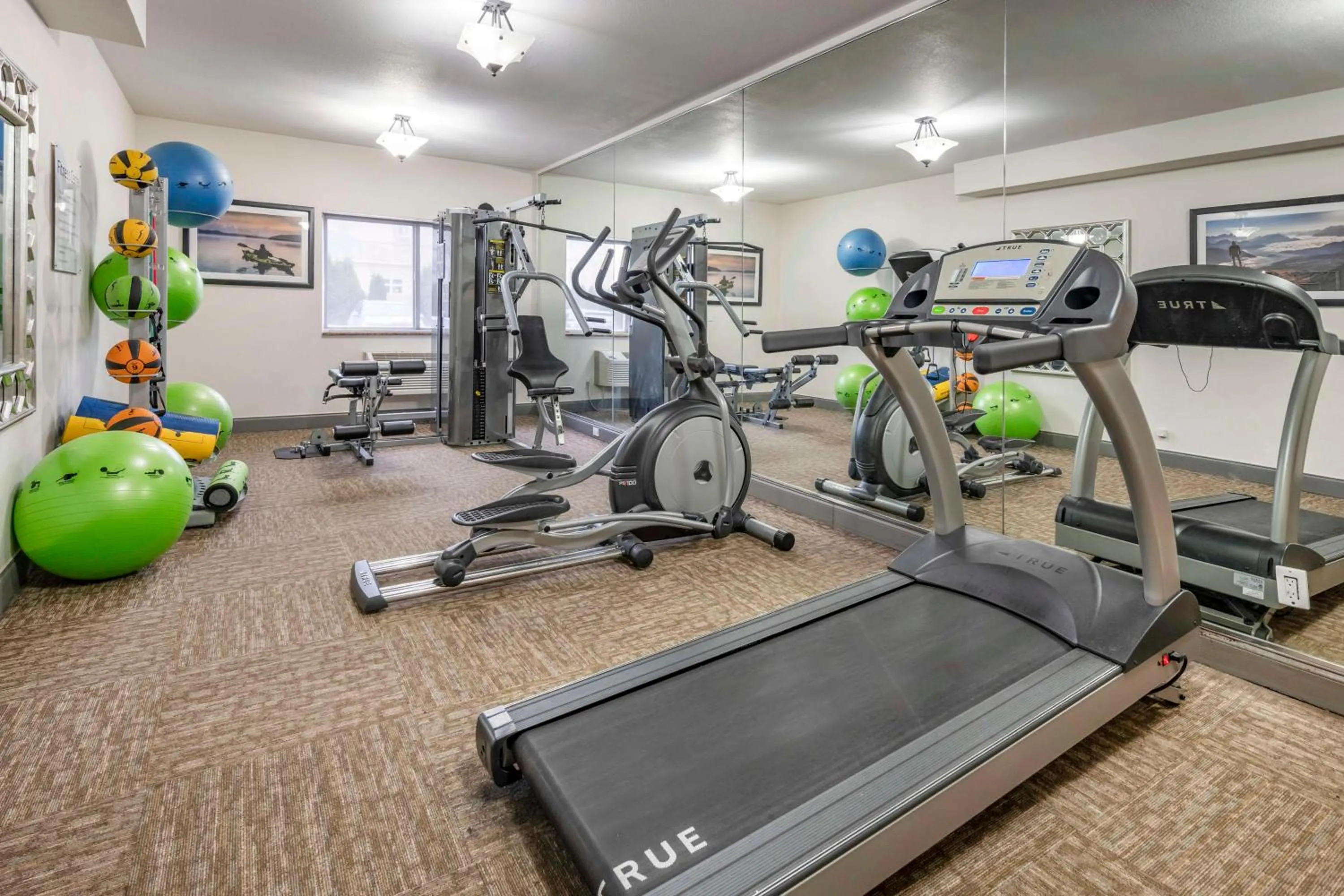 Fitness centre/facilities in Best Western PLUS Peppertree Airport Inn