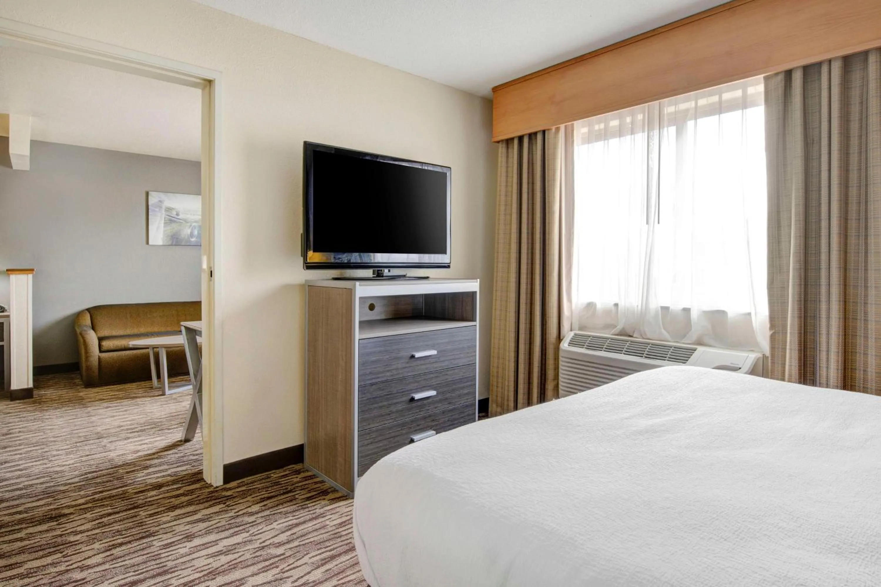 Bedroom, Bed in Best Western PLUS Peppertree Airport Inn