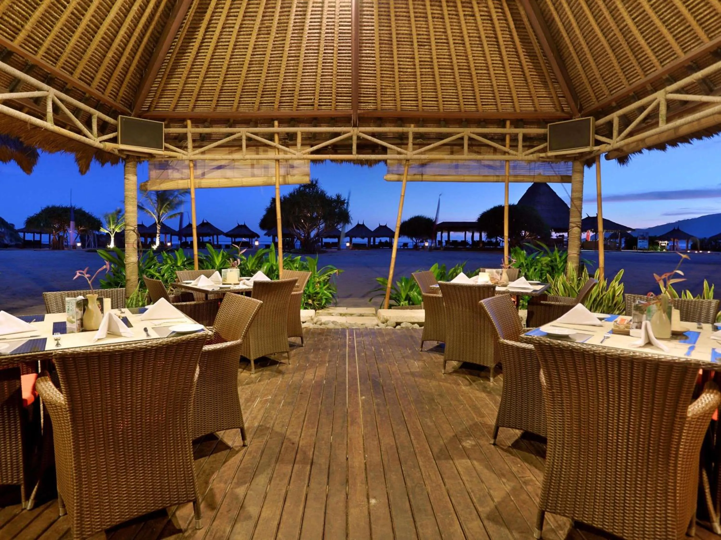 Restaurant/places to eat in Novotel Lombok Resort & Villas