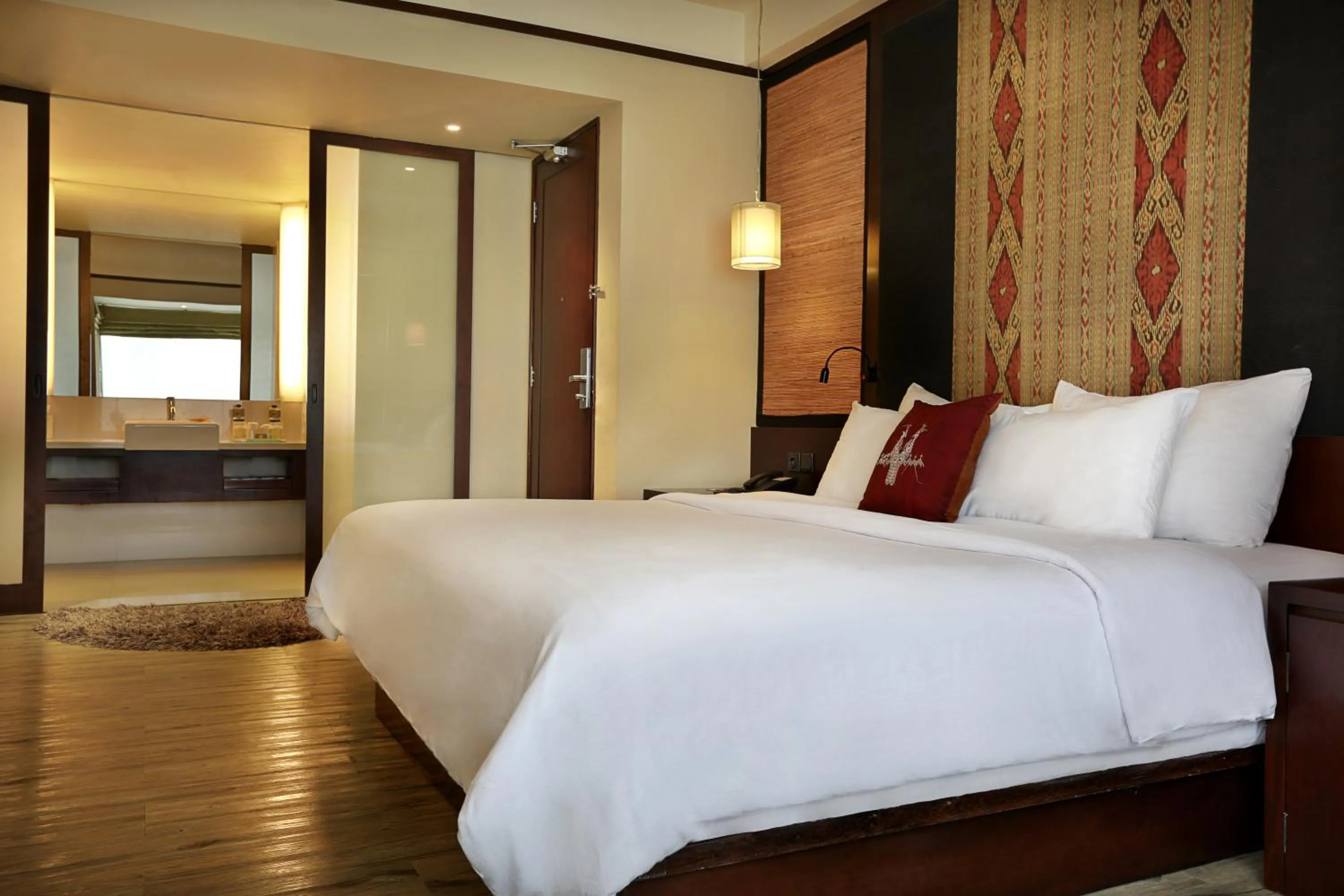 Bed in Novotel Lombok Resort & Villas