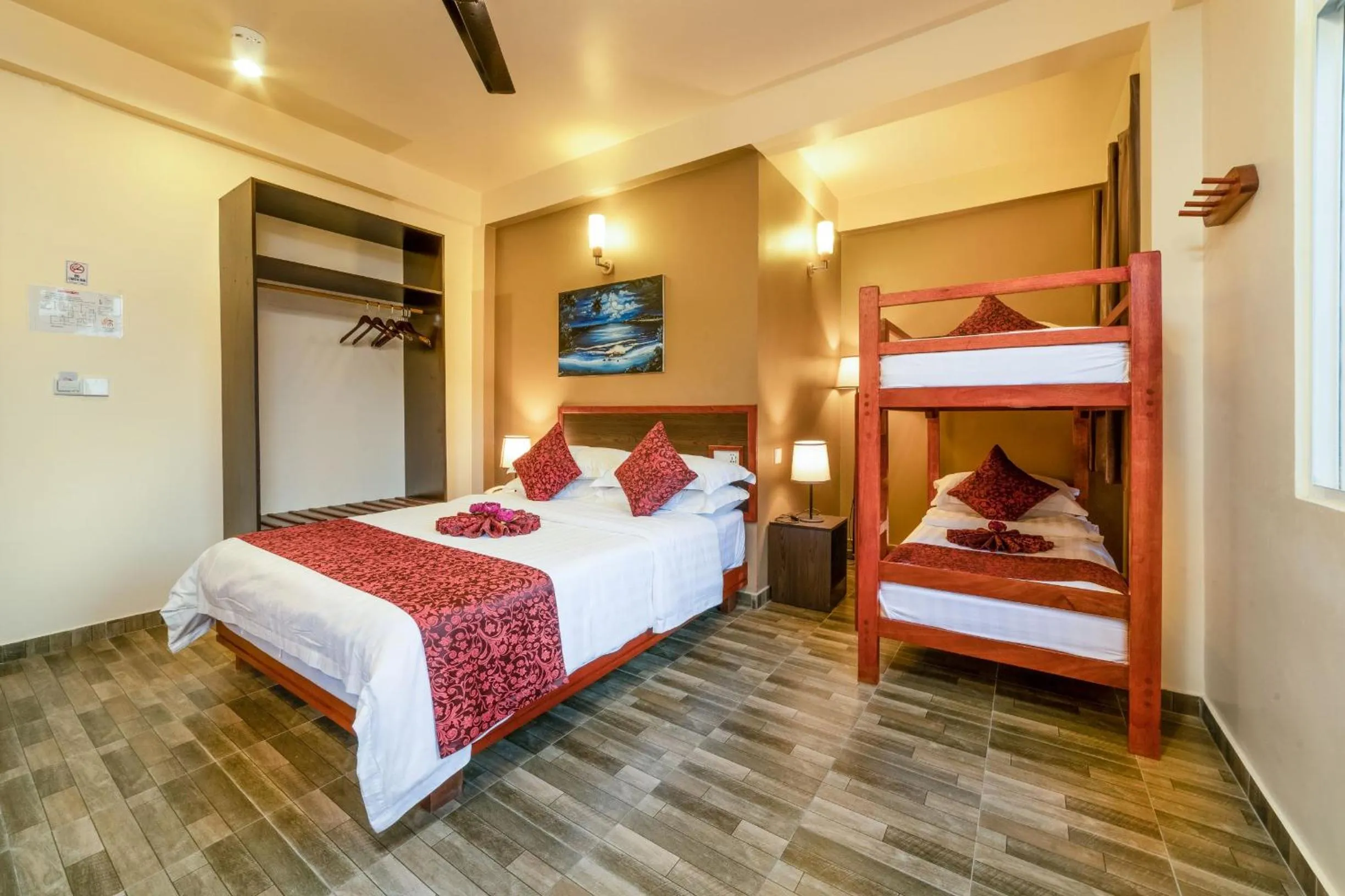 bunk bed, Bed in Paguro Beach Inn