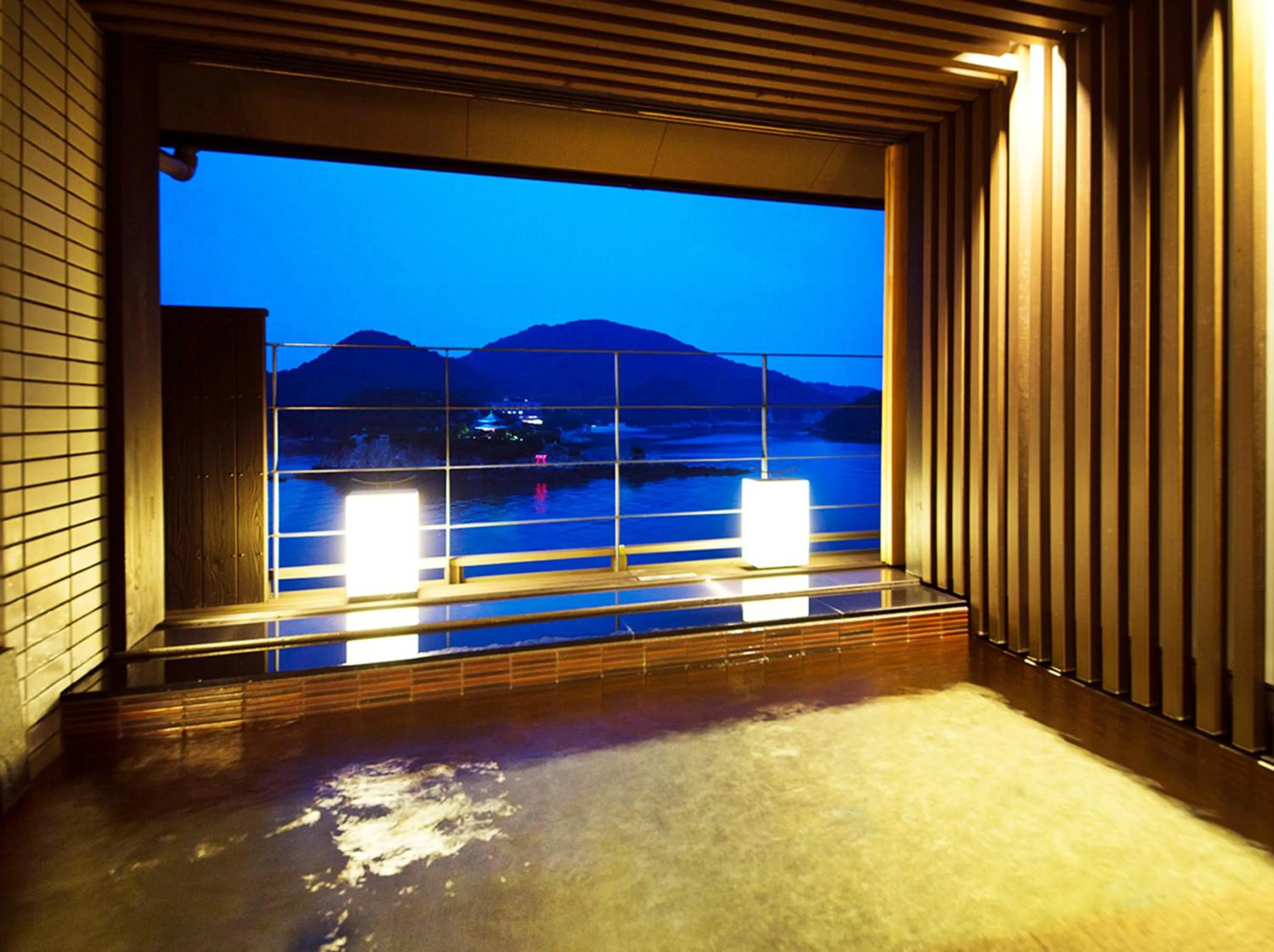 Hot Spring Bath in Migiwatei Ochi Kochi