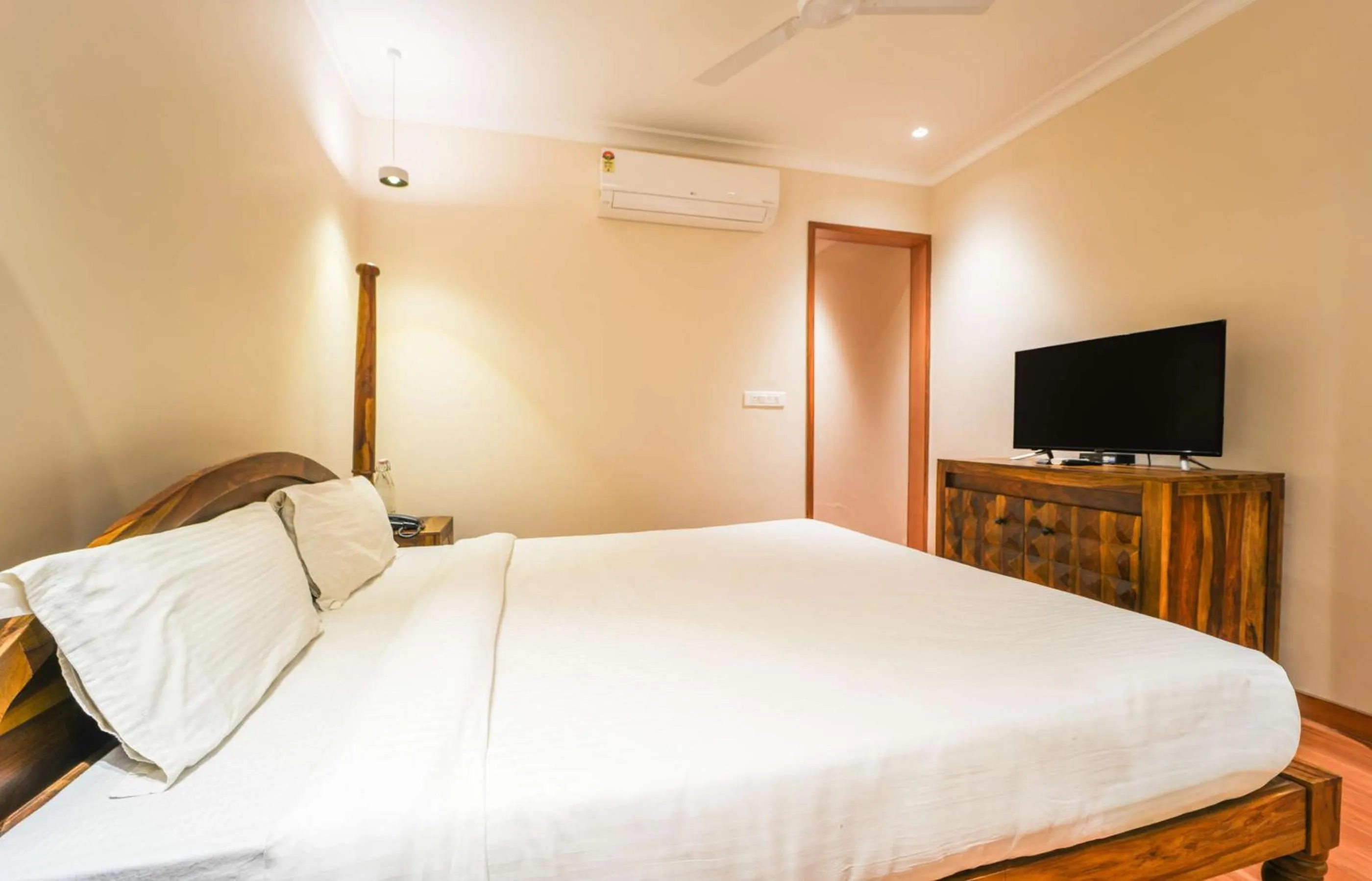 Bed in R41-A Boutique Hotel In Jaipur Vaishali Nagar